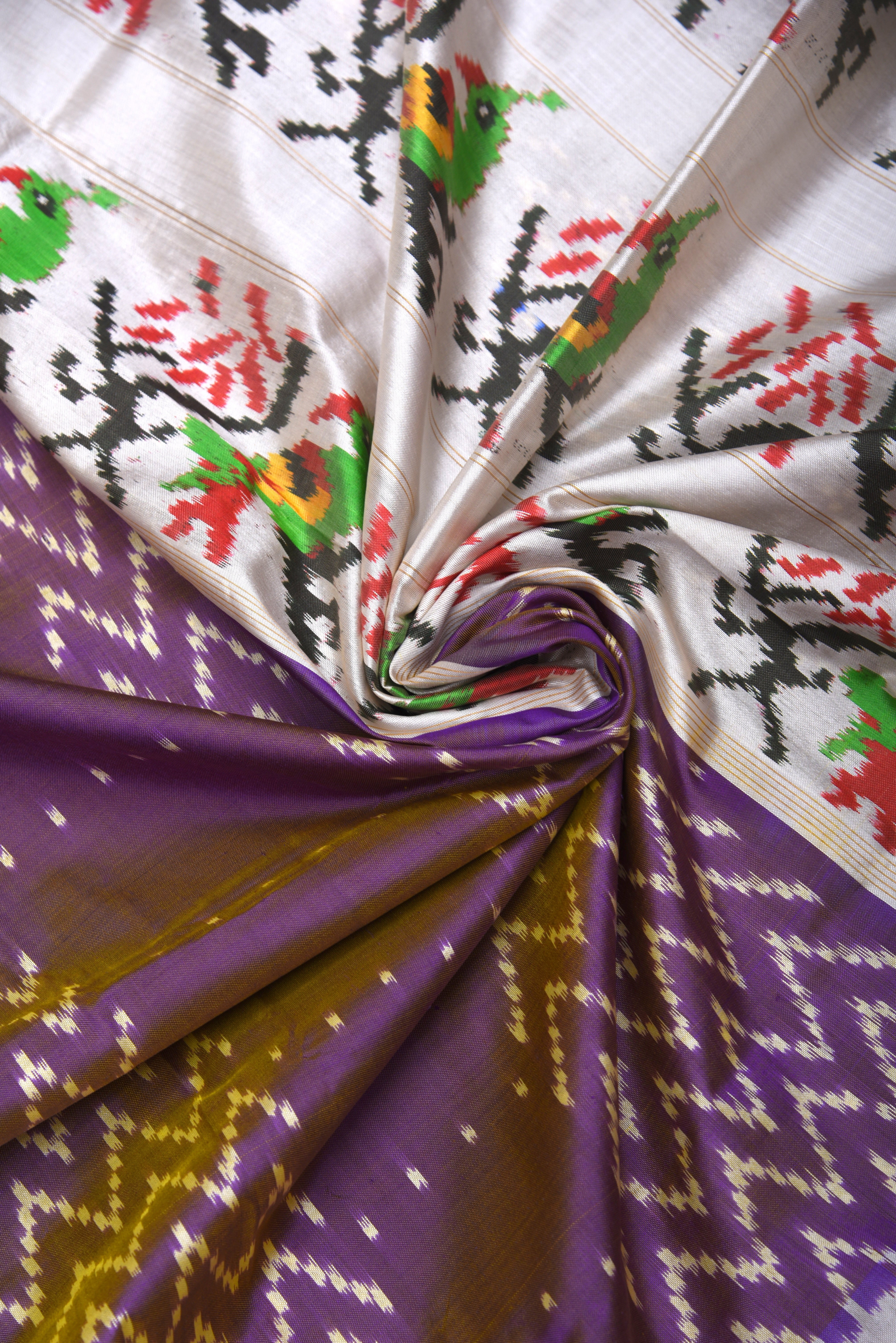 Pochumpalli Ikkat Pure Silk Handloom Saree