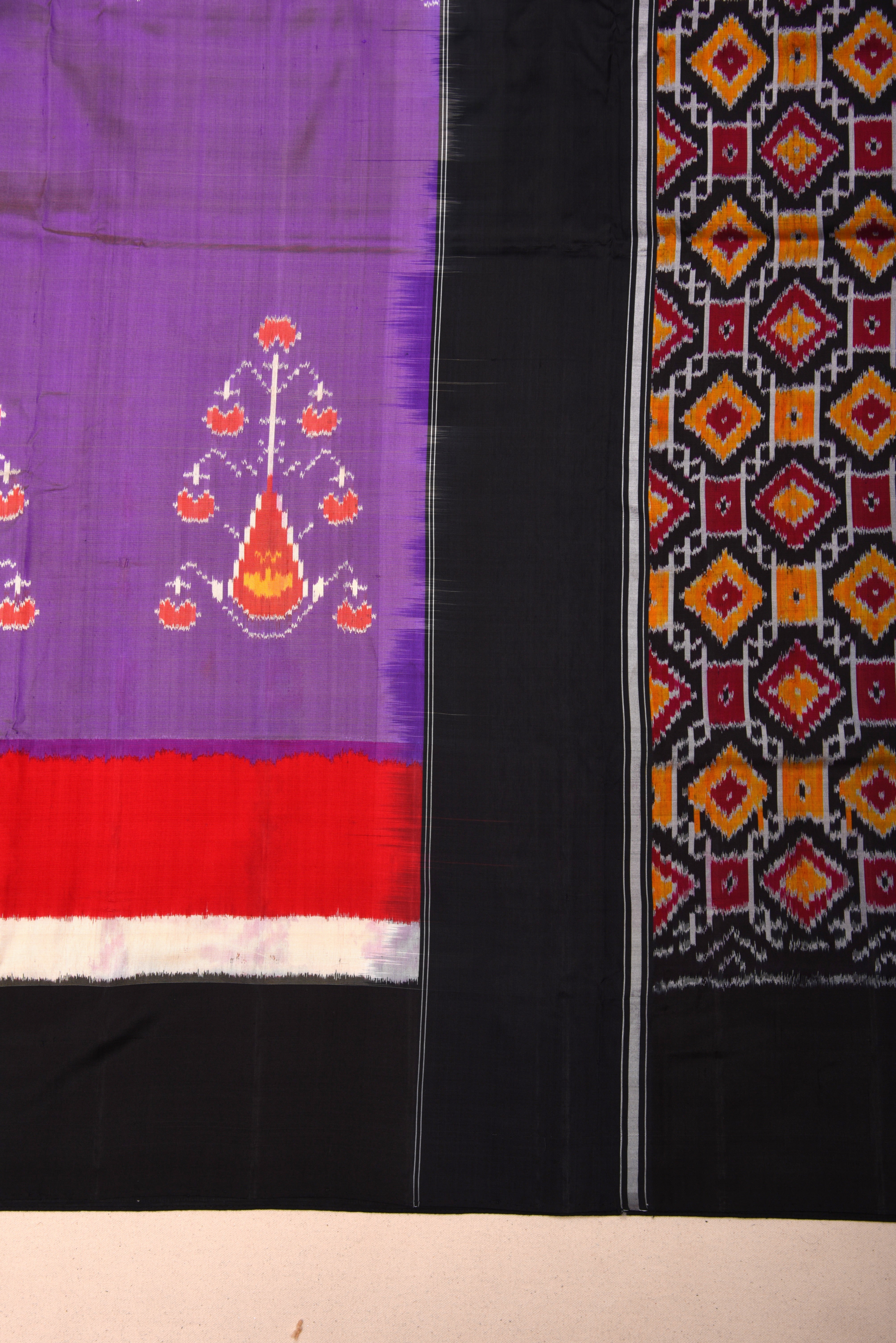 Pochumpalli Ikkat Pure Silk Handloom Saree