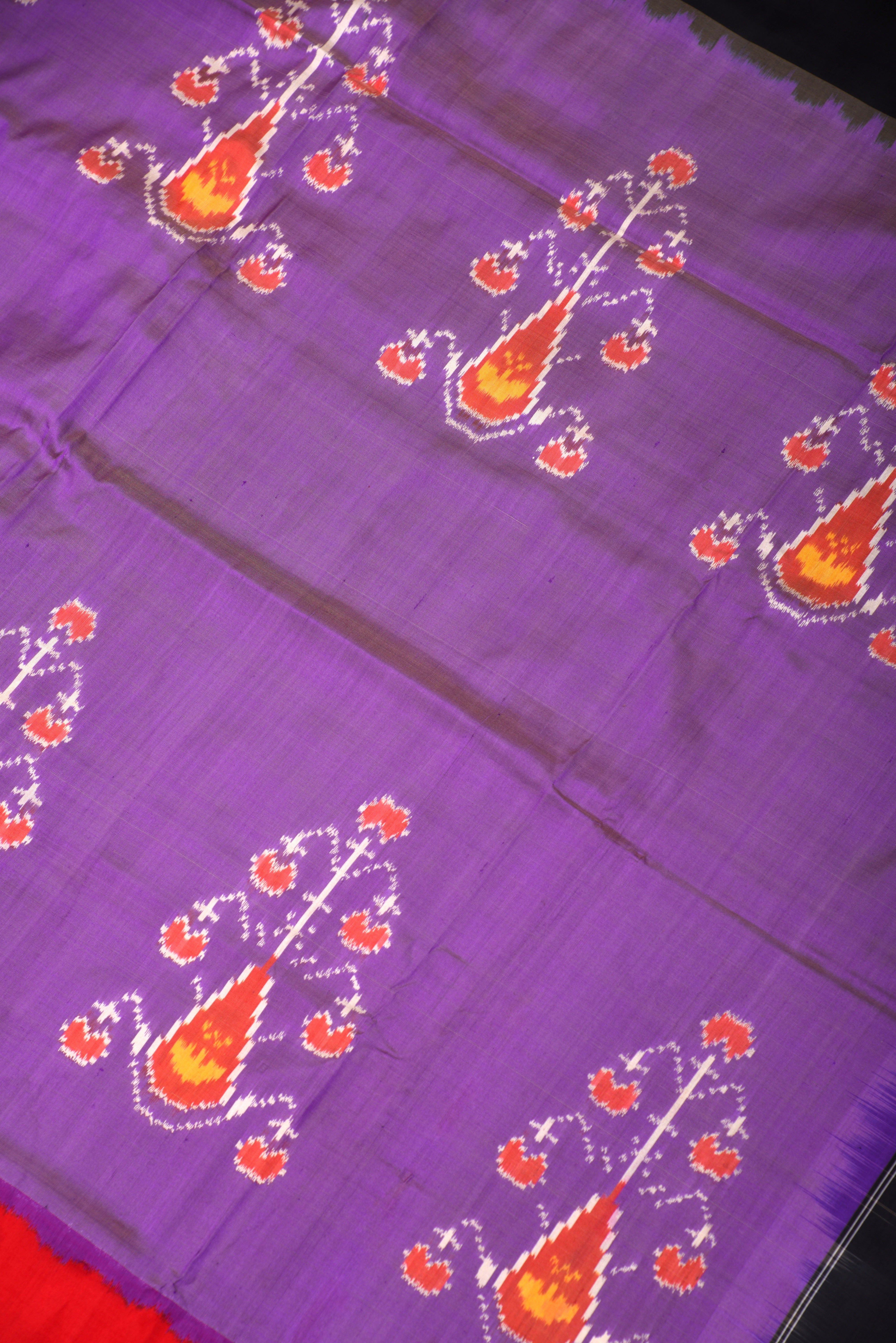 Pochumpalli Ikkat Pure Silk Handloom Saree