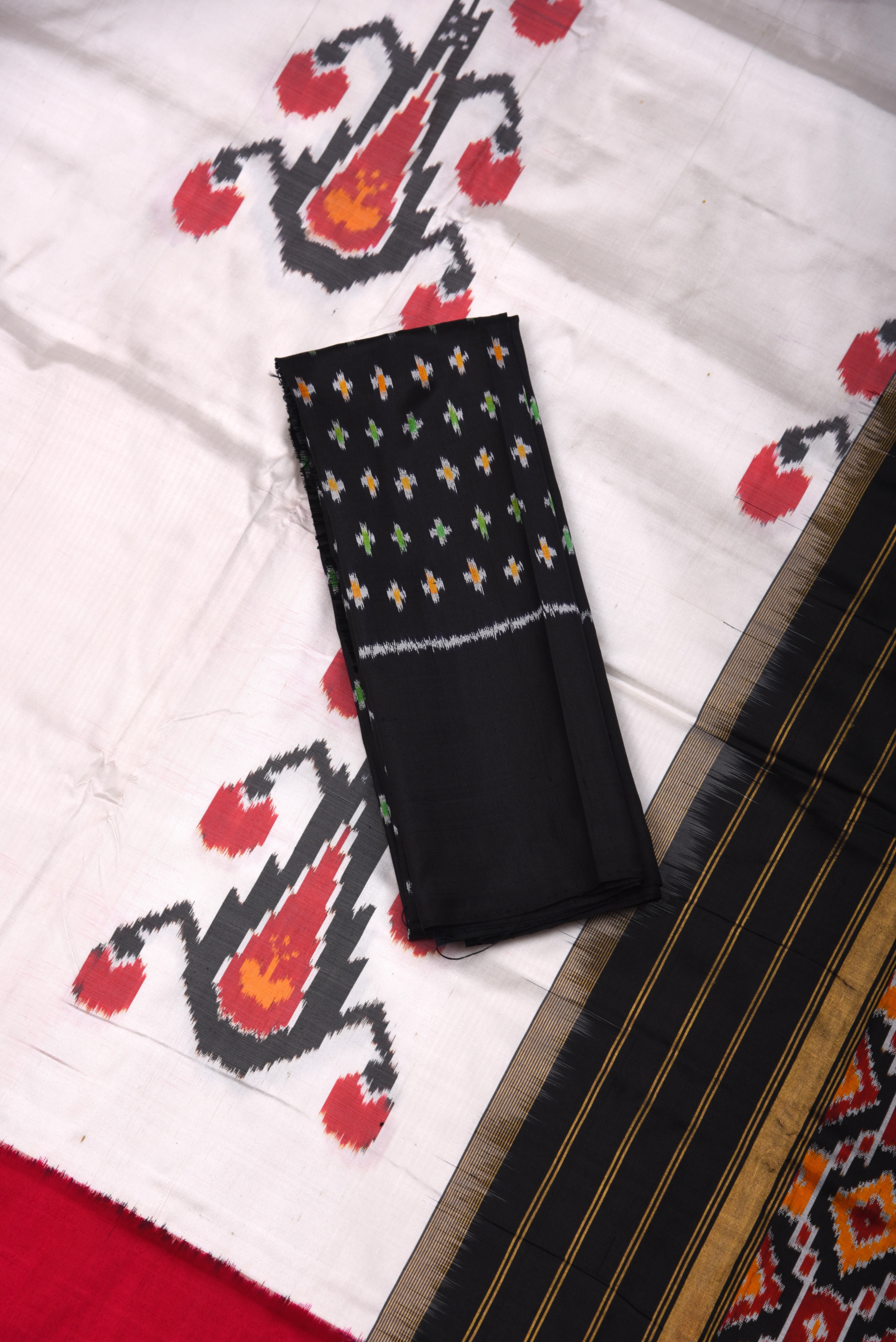 Pochumpalli Ikkat Pure Silk Handloom Saree