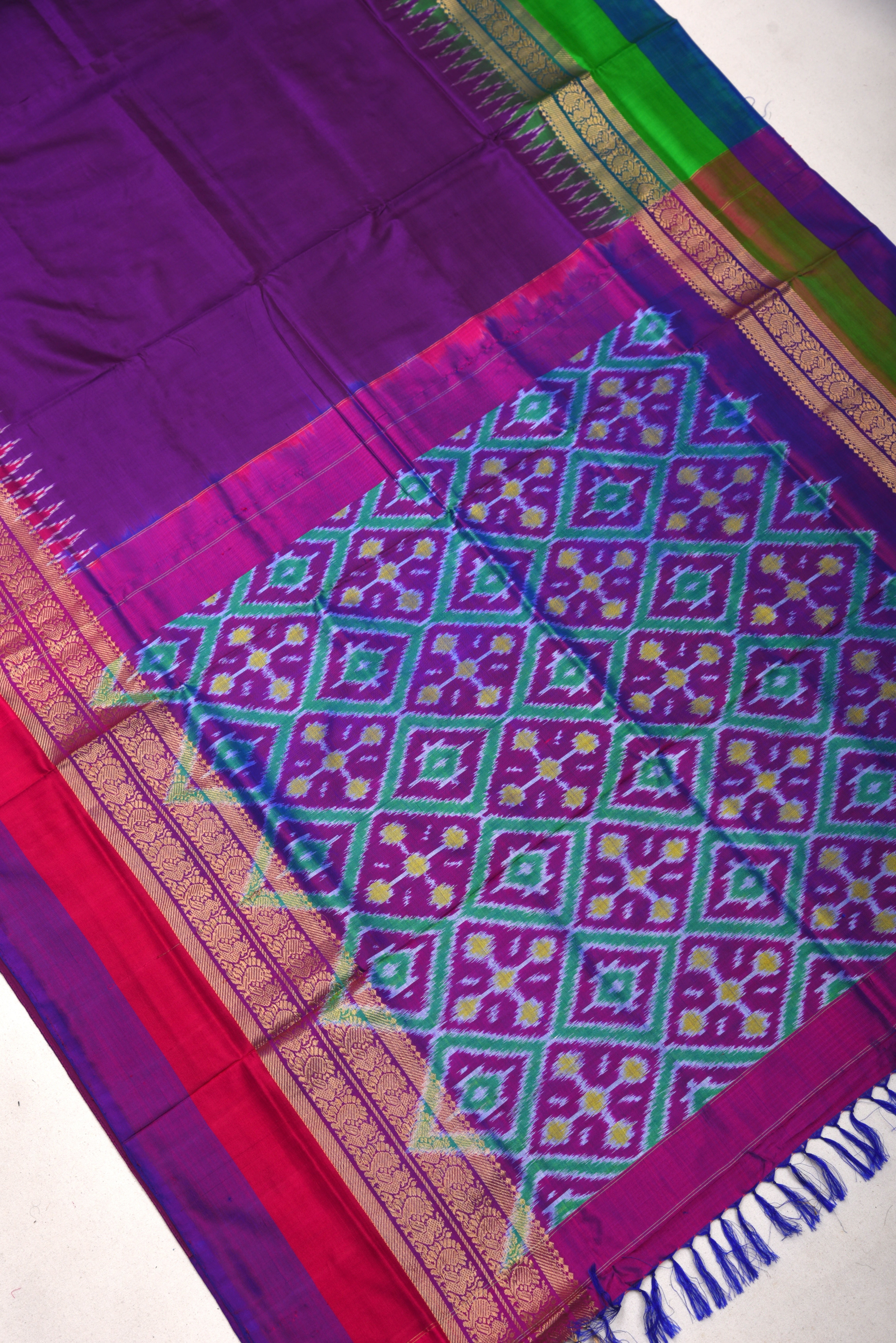 Pochumpalli Ikkat Pure Silk Handloom Saree