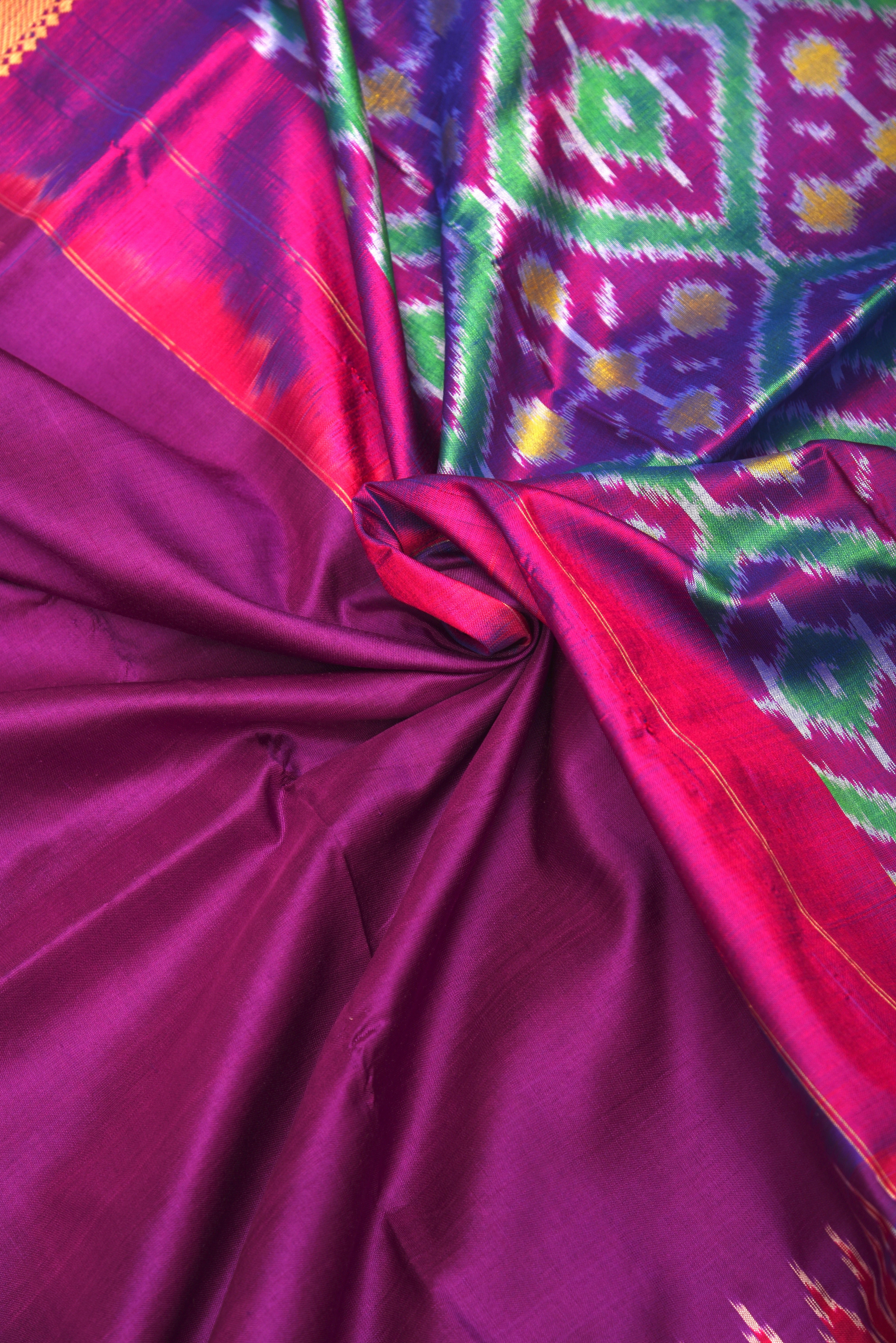 Pochumpalli Ikkat Pure Silk Handloom Saree