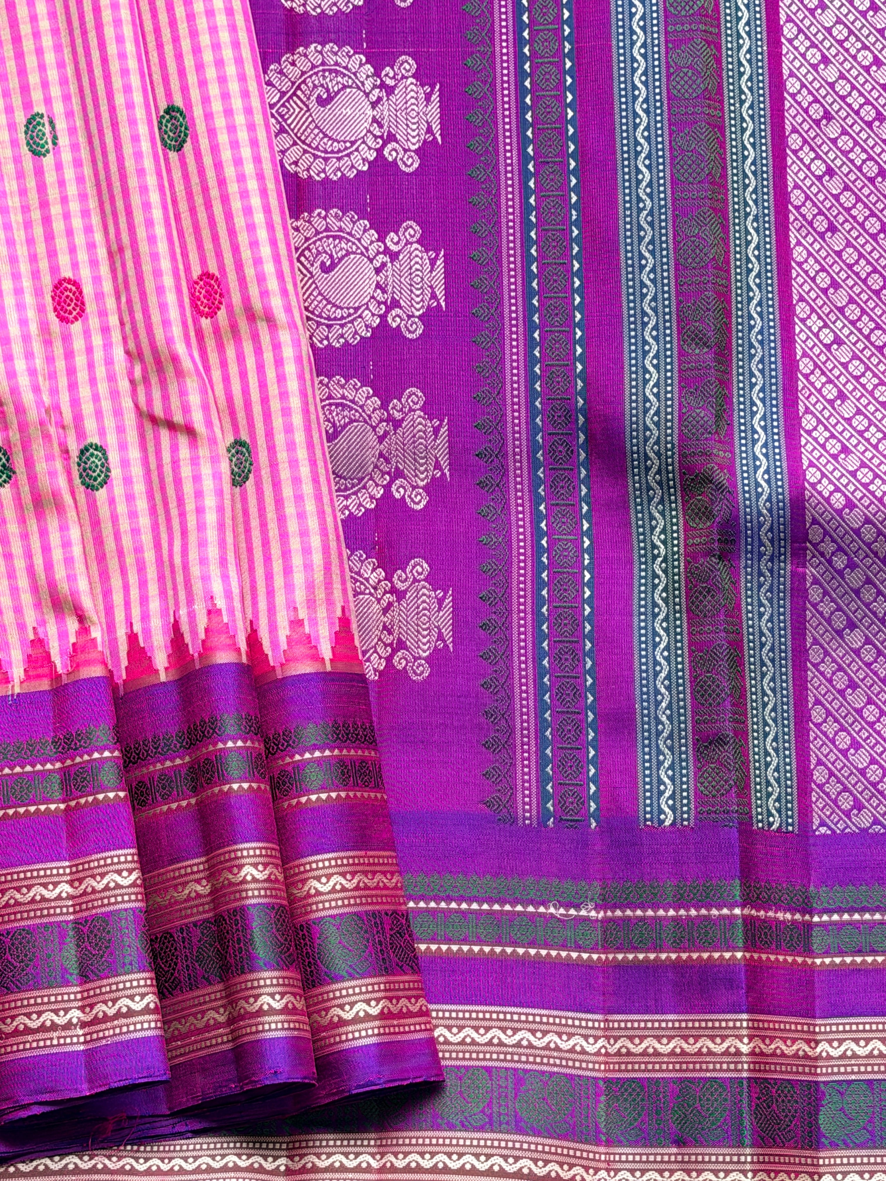 Kuttu Gadwal Pure Silk Handloom Saree