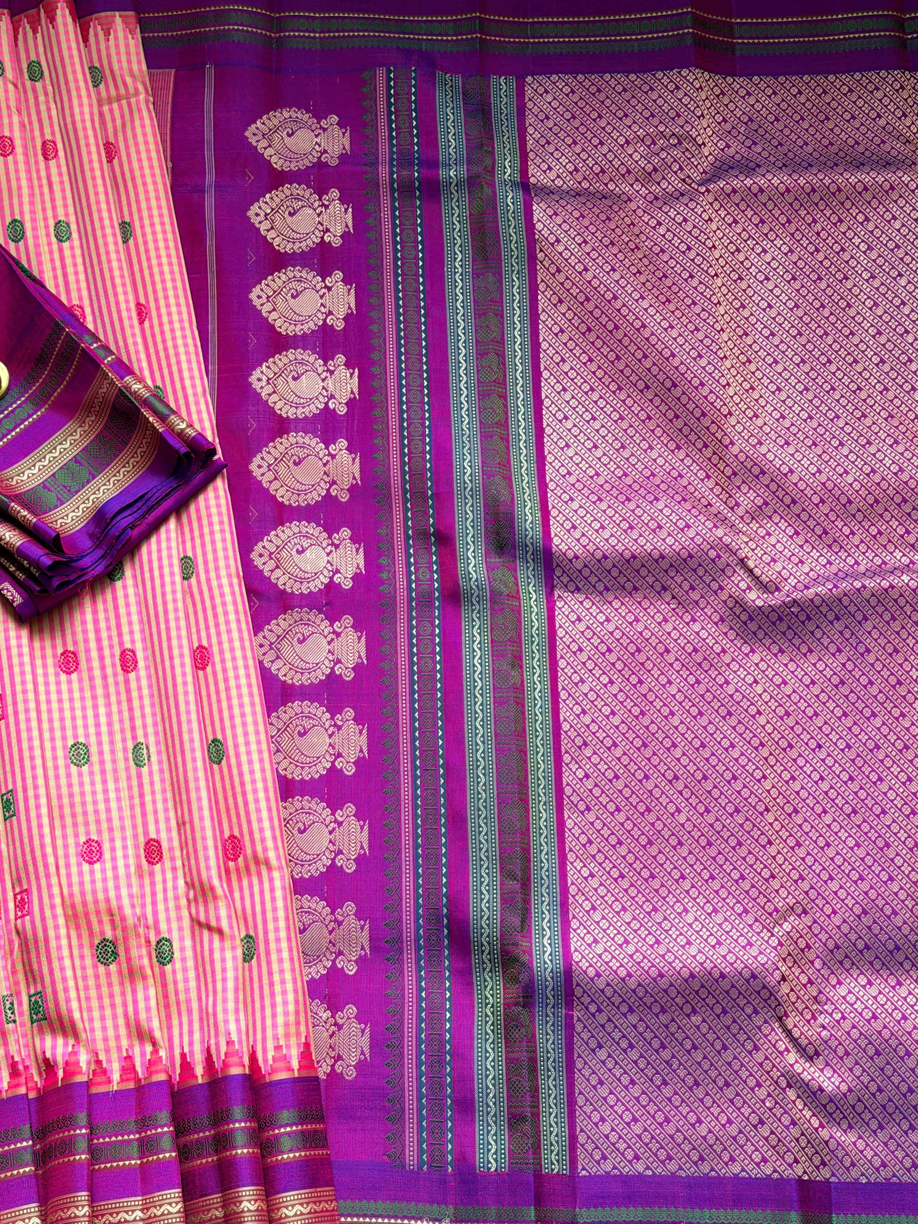Kuttu Gadwal Pure Silk Handloom Saree