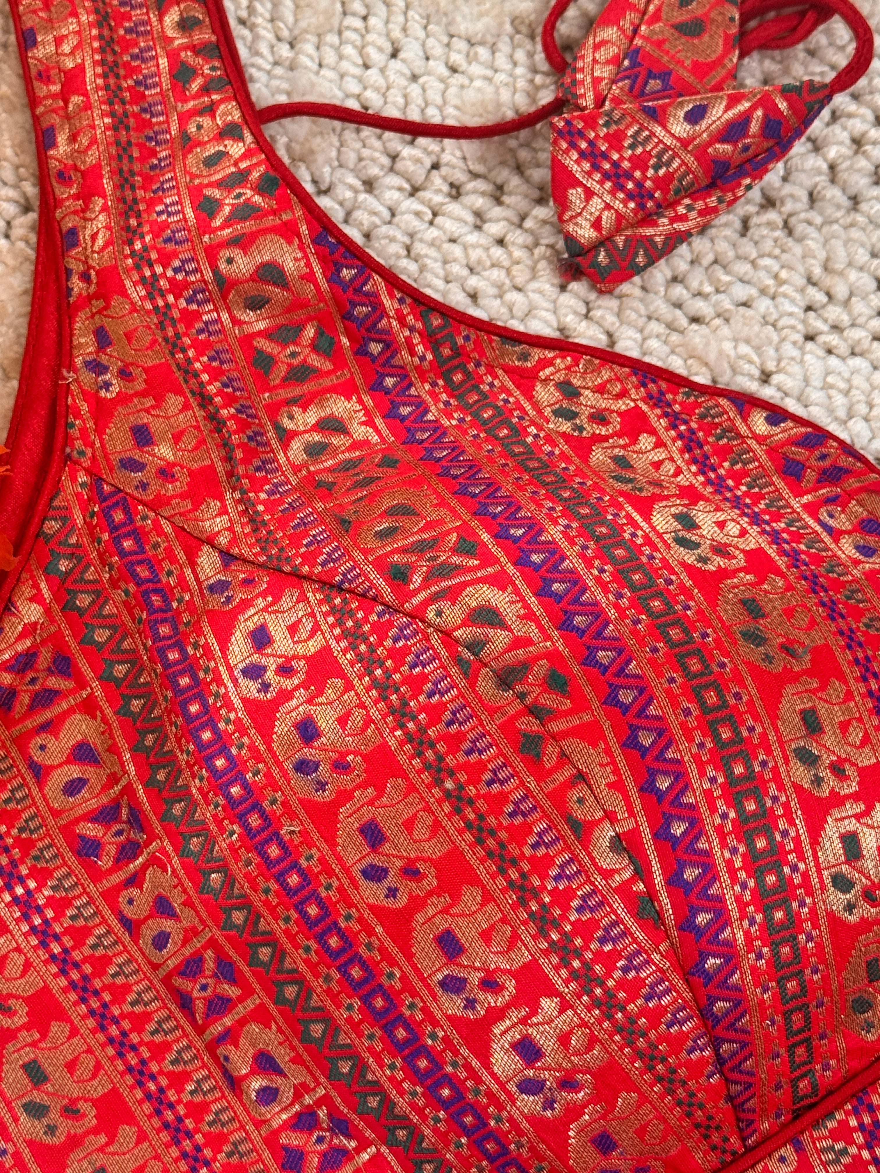 Raw Silk Banarasi Readymade Sleeveless padded blouse