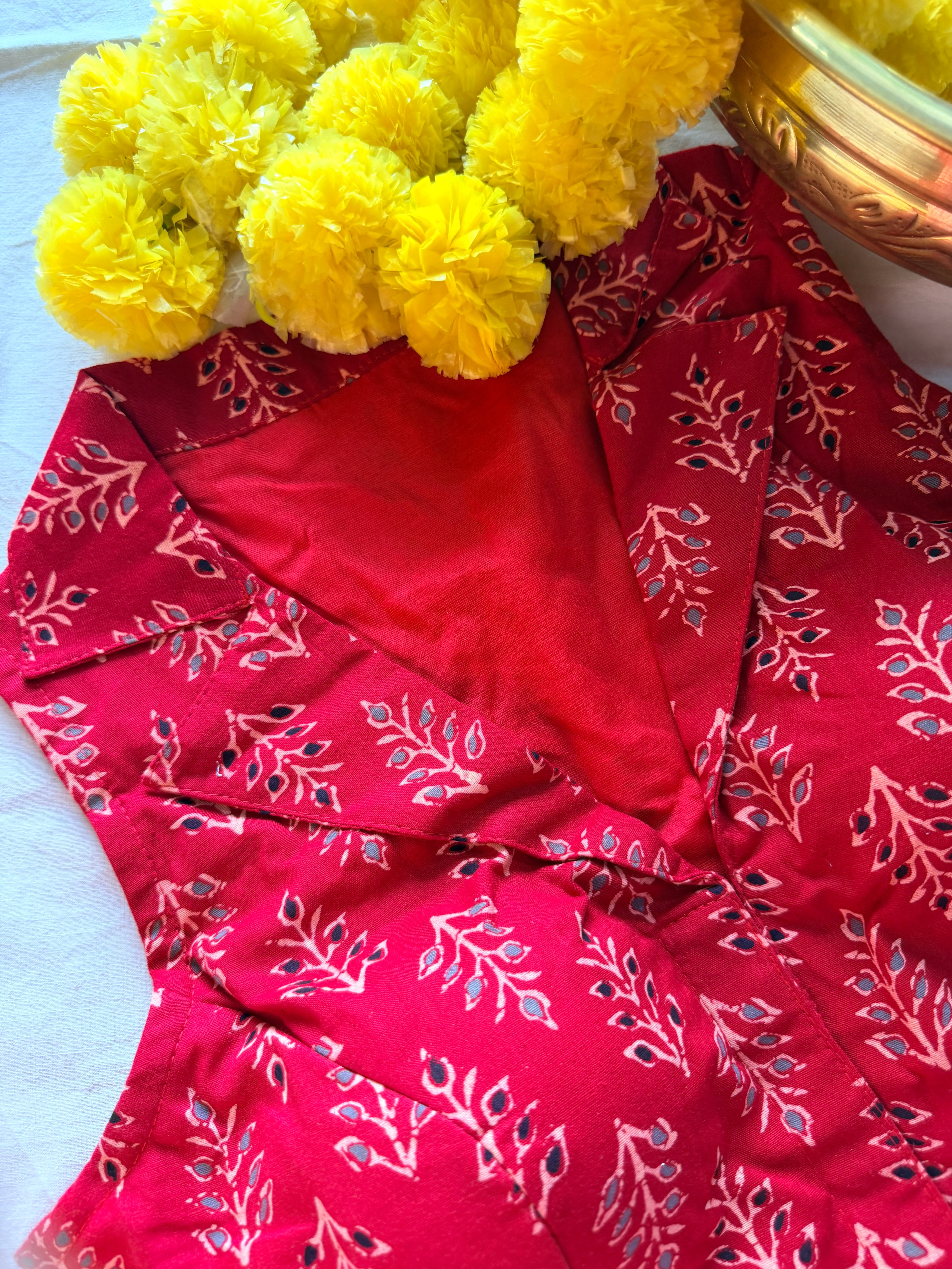 Ajrak Padded Blouse without Sleeves