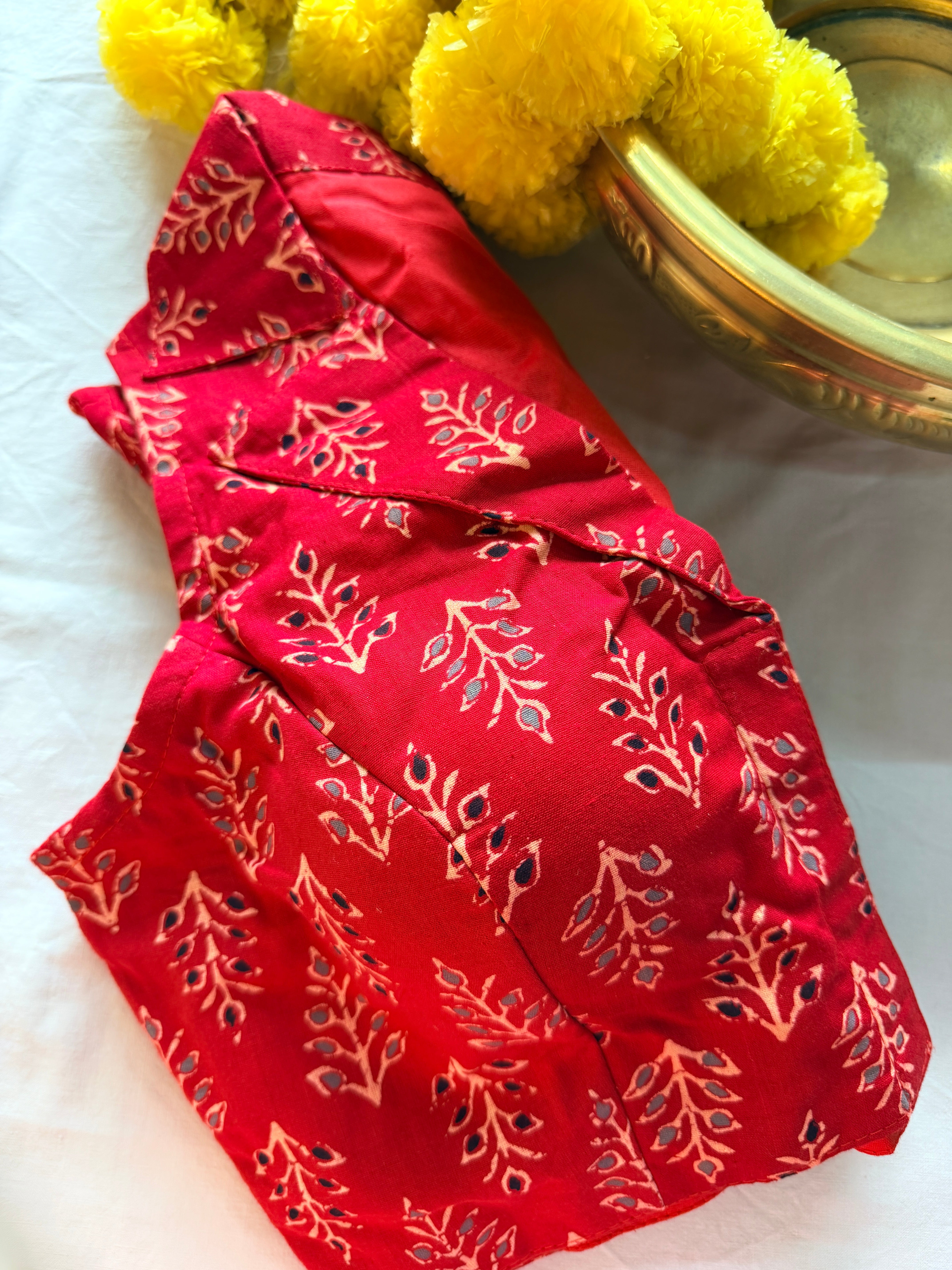 Ajrak Padded Blouse without Sleeves