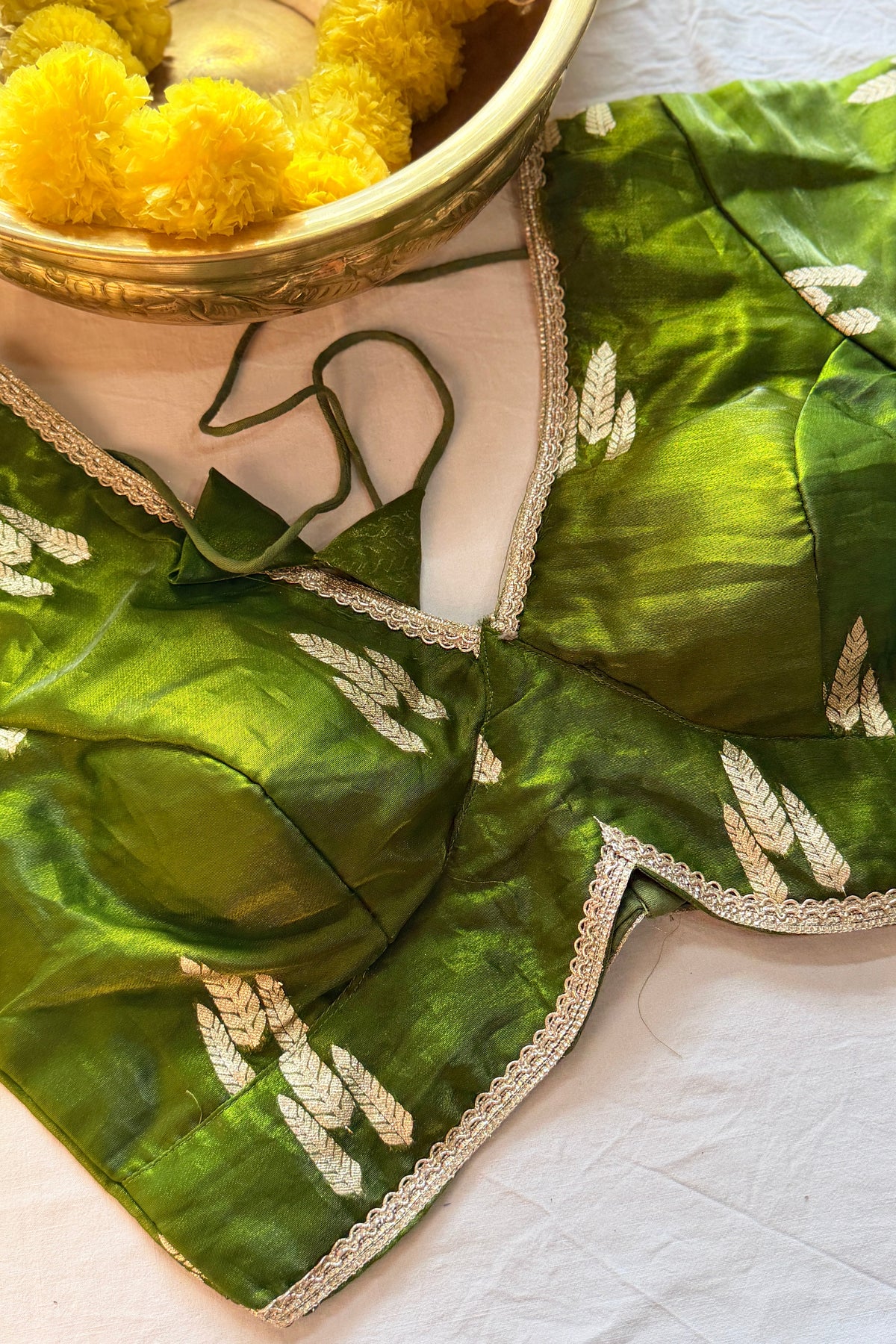 Raw Silk Woven Padded Back Hooks Blouse With Sleeves