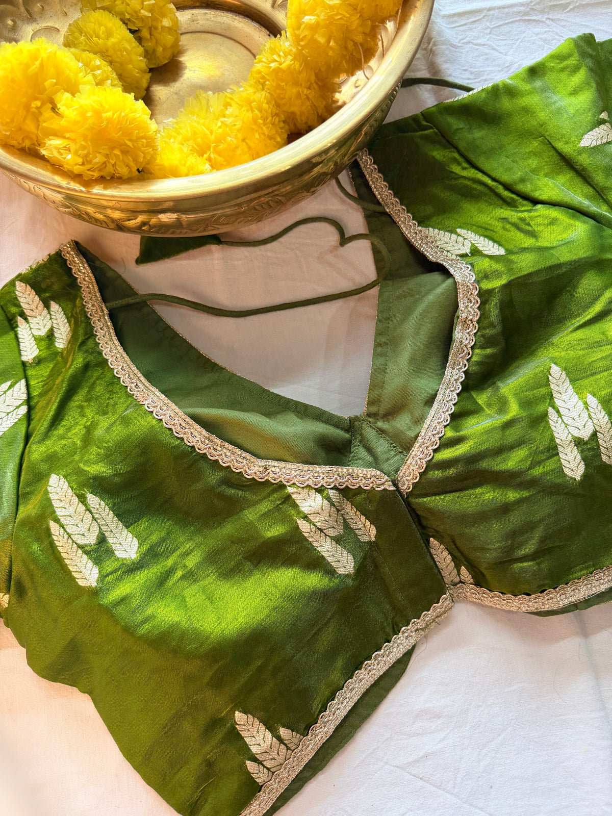 Raw Silk Woven Padded Back Hooks Blouse With Sleeves