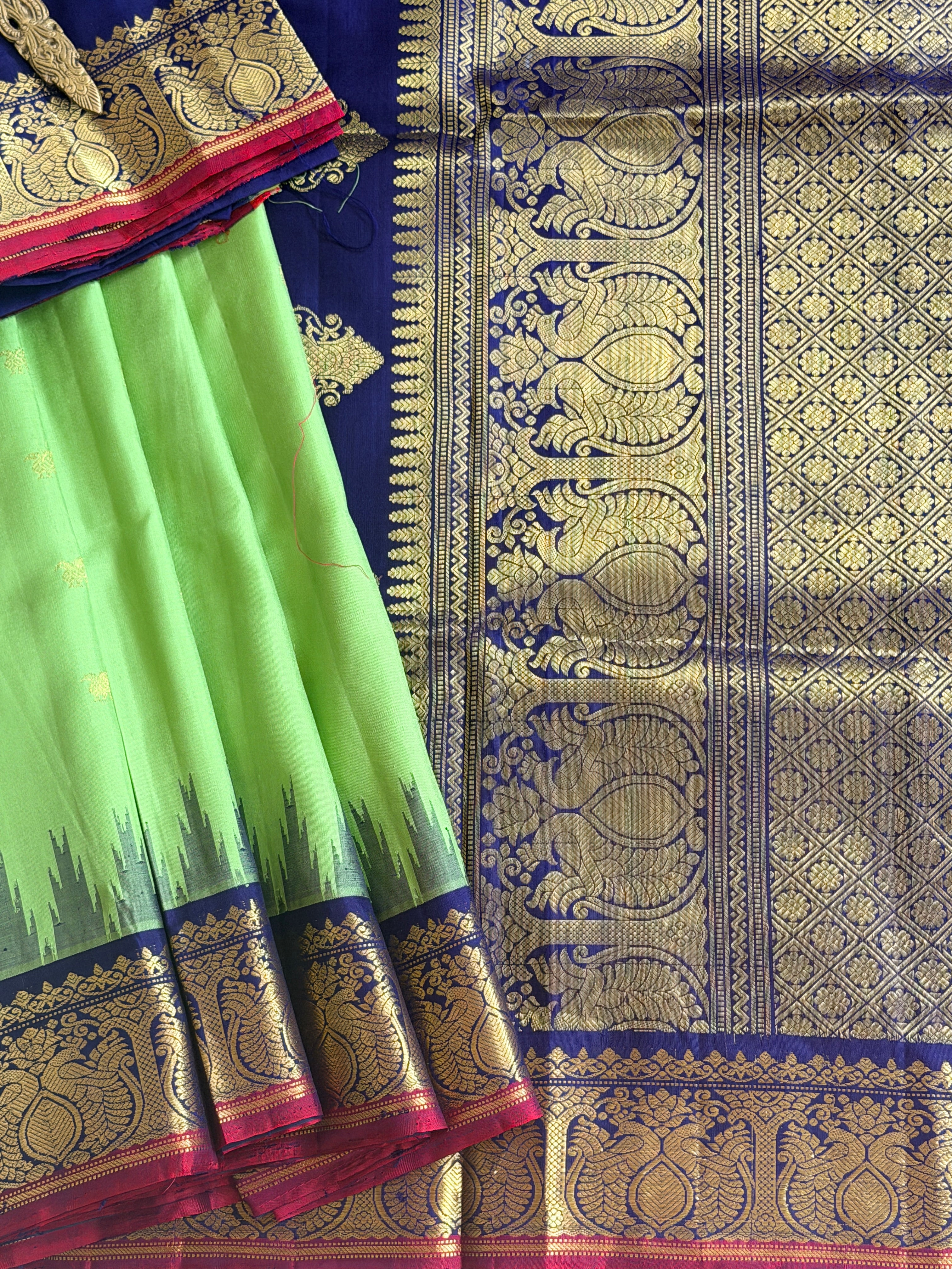 Kuttu Gadwal Pure Silk Handloom Saree