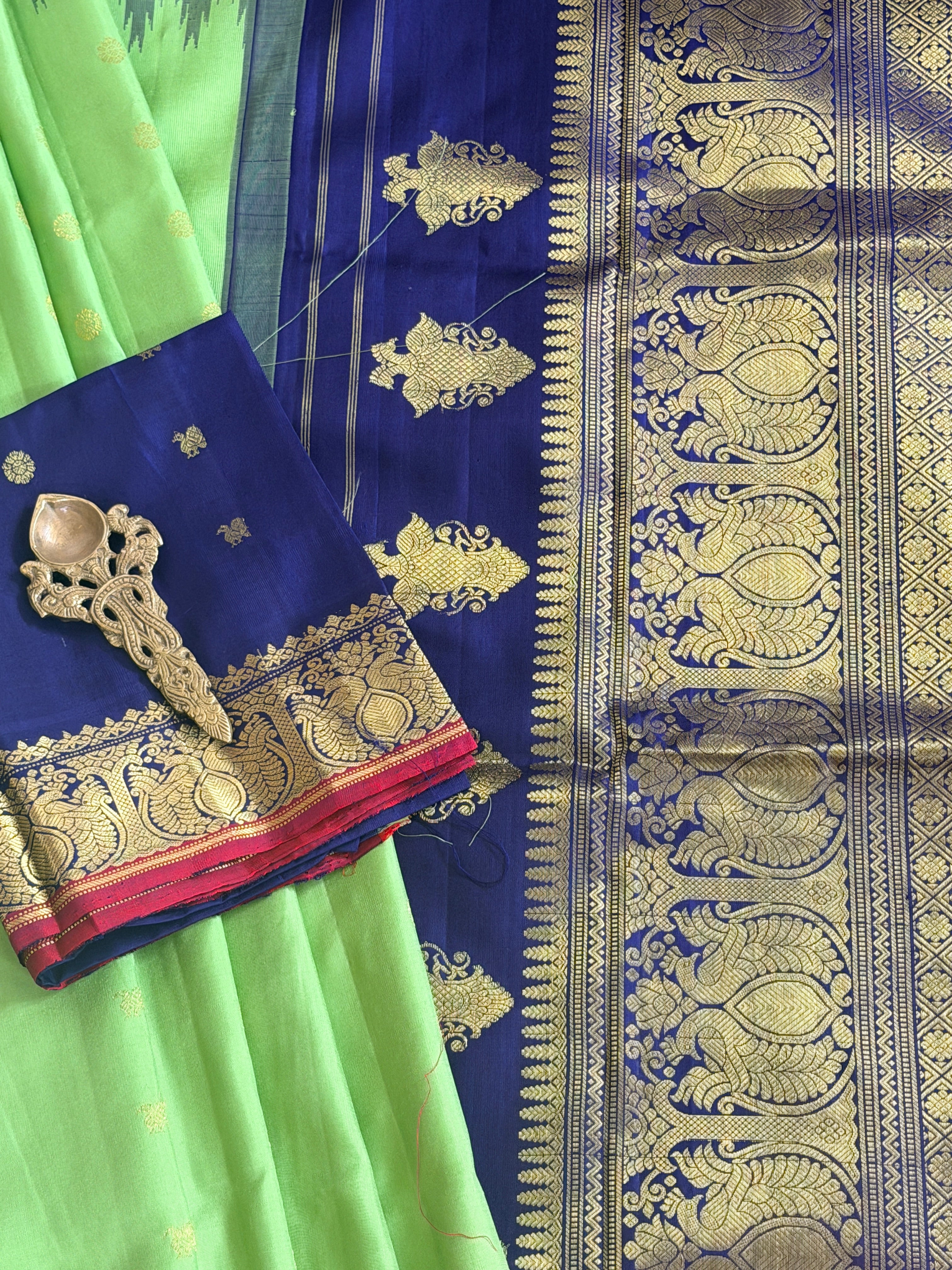 Kuttu Gadwal Pure Silk Handloom Saree