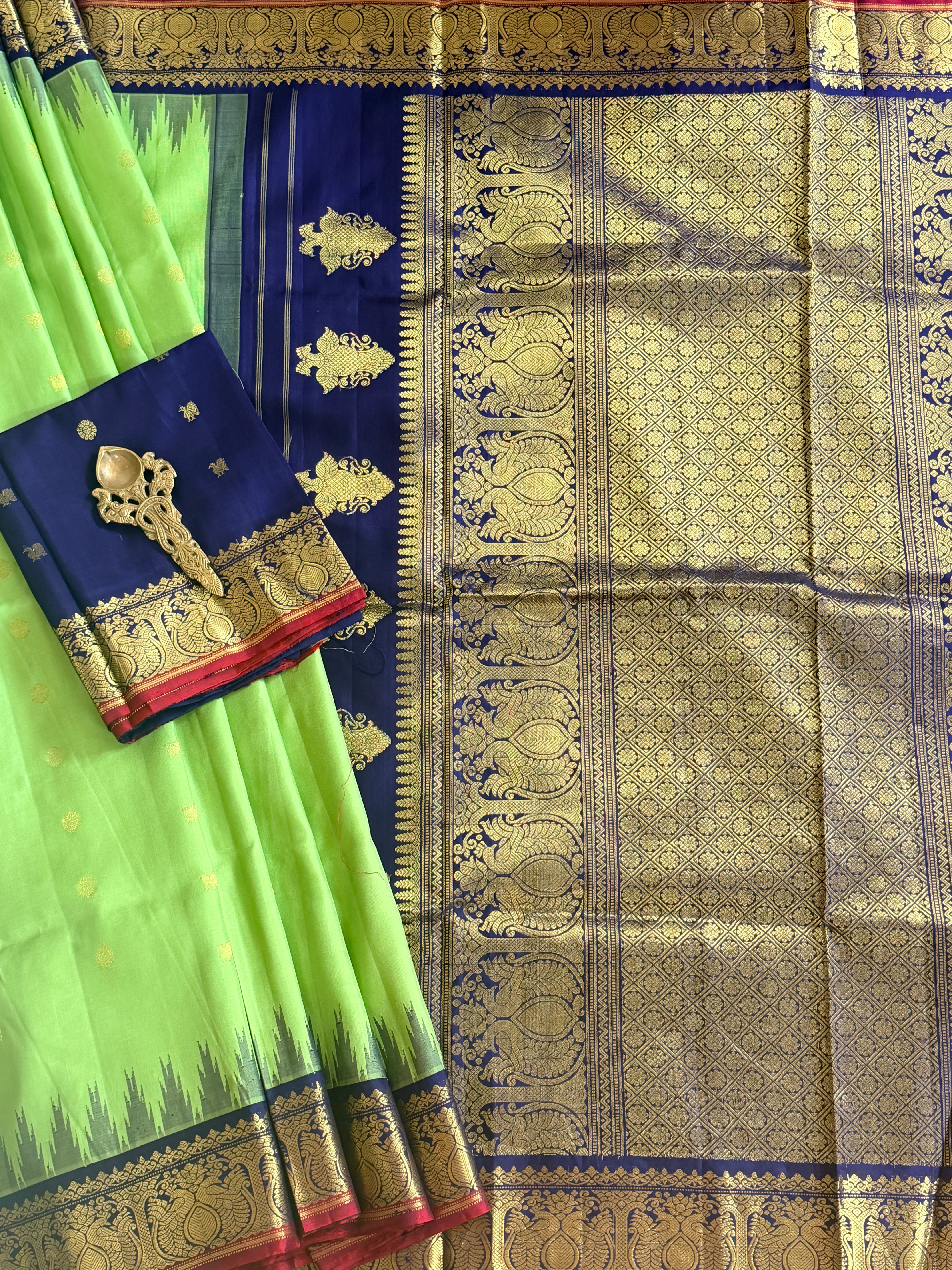 Kuttu Gadwal Pure Silk Handloom Saree