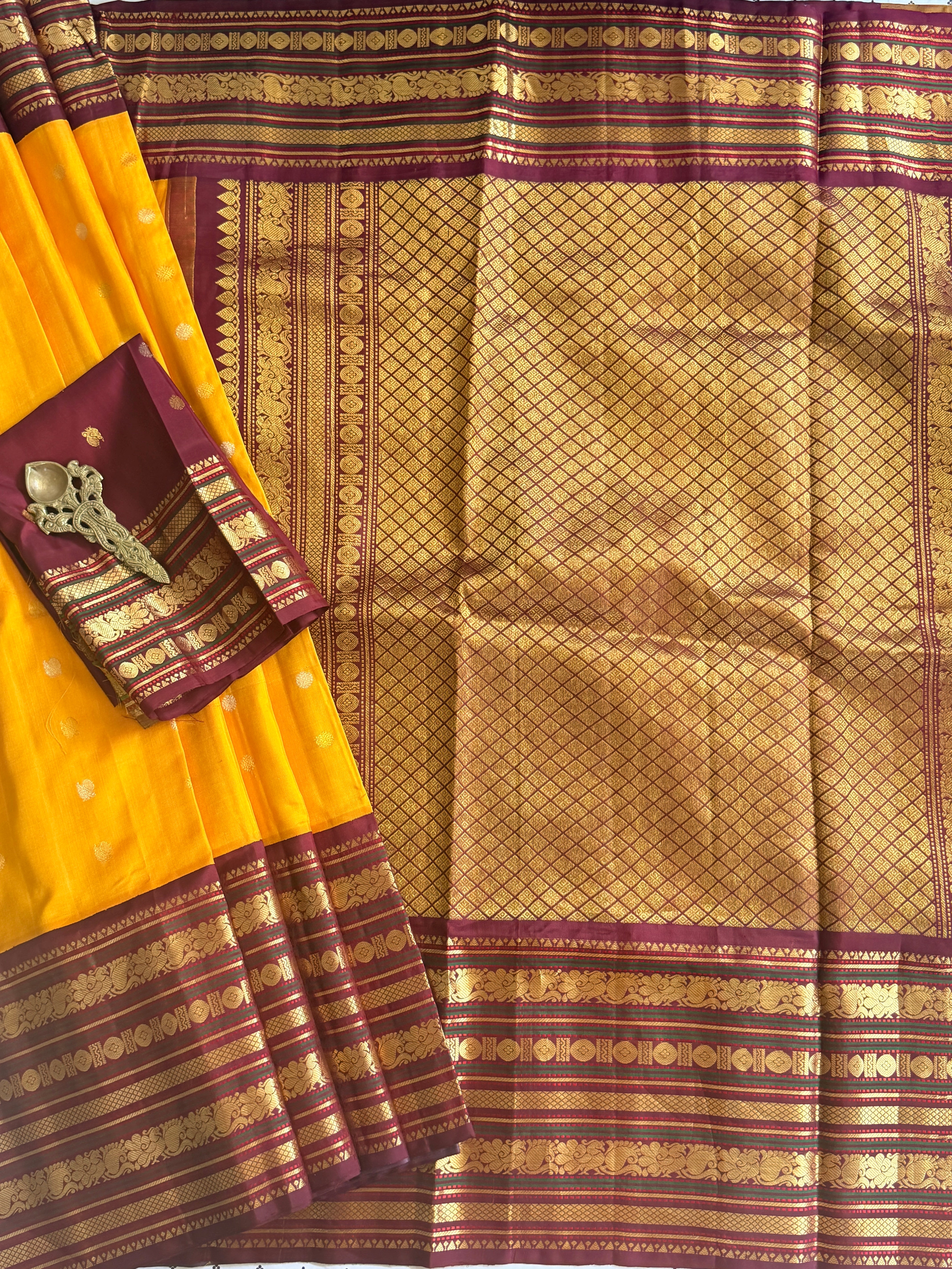 Kuttu Gadwal Pure Silk Handloom Saree