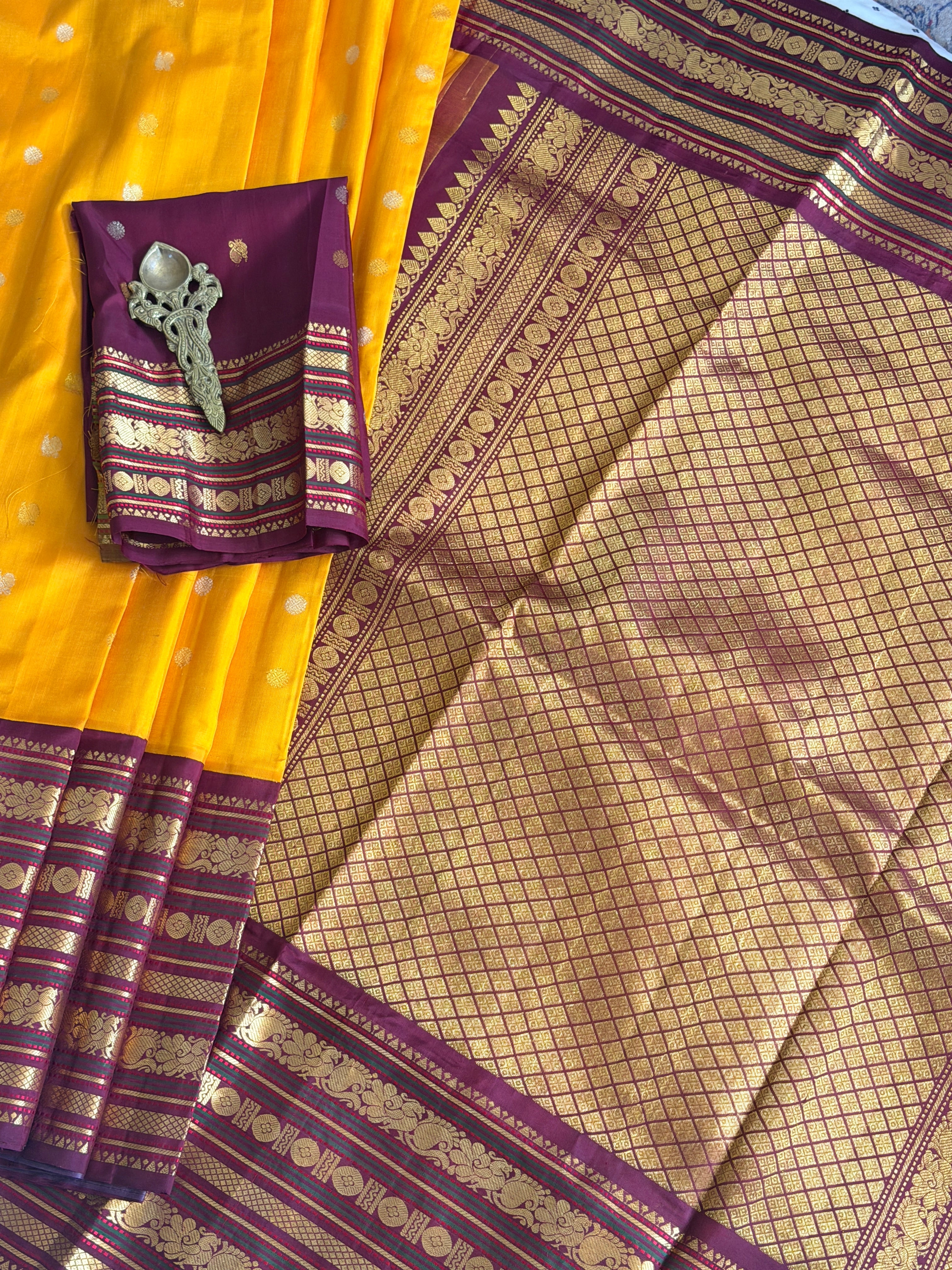 Kuttu Gadwal Pure Silk Handloom Saree