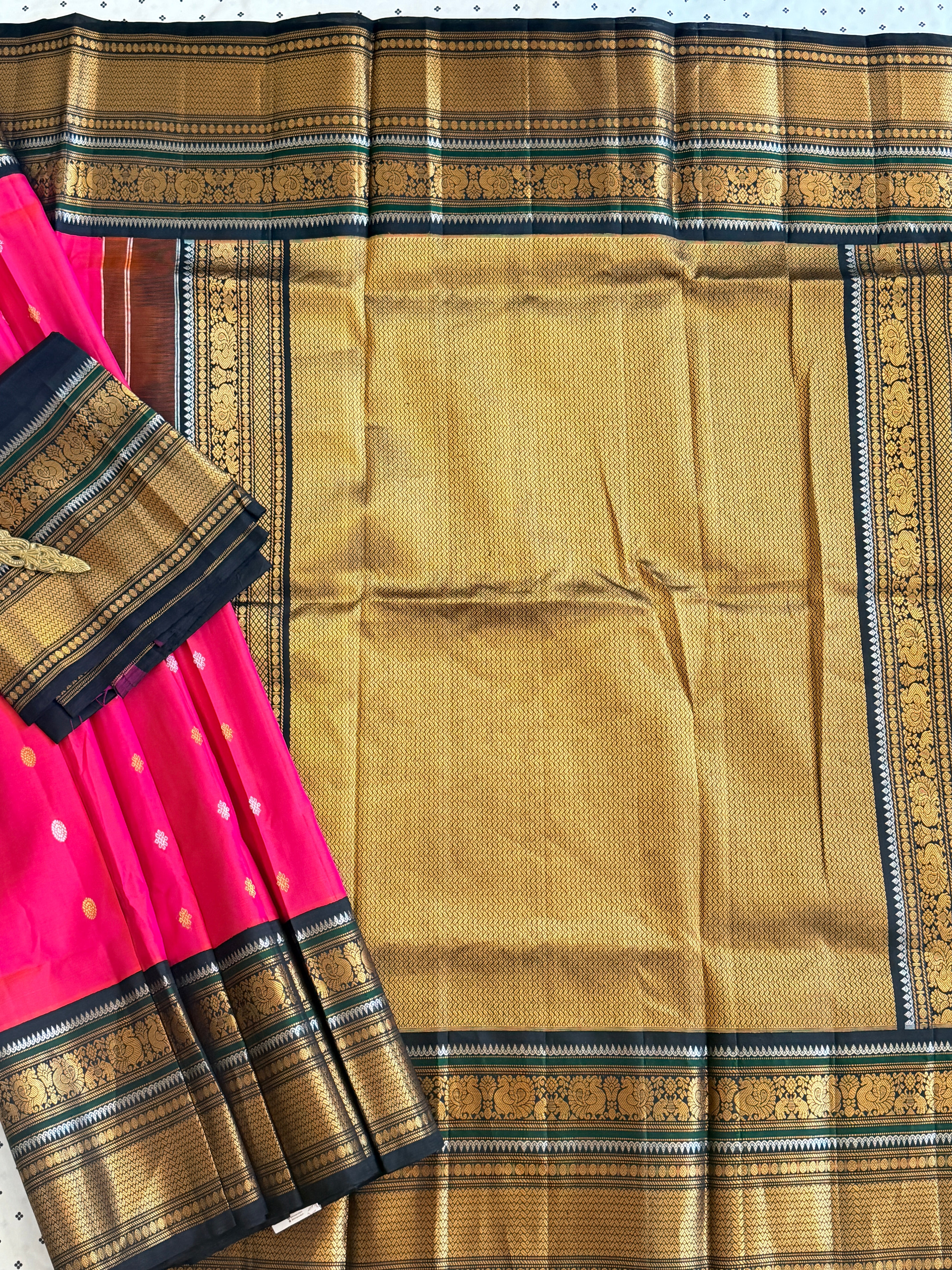 Kuttu Gadwal Pure Silk Handloom Saree