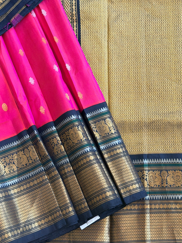 Kuttu Gadwal Pure Silk Handloom Saree