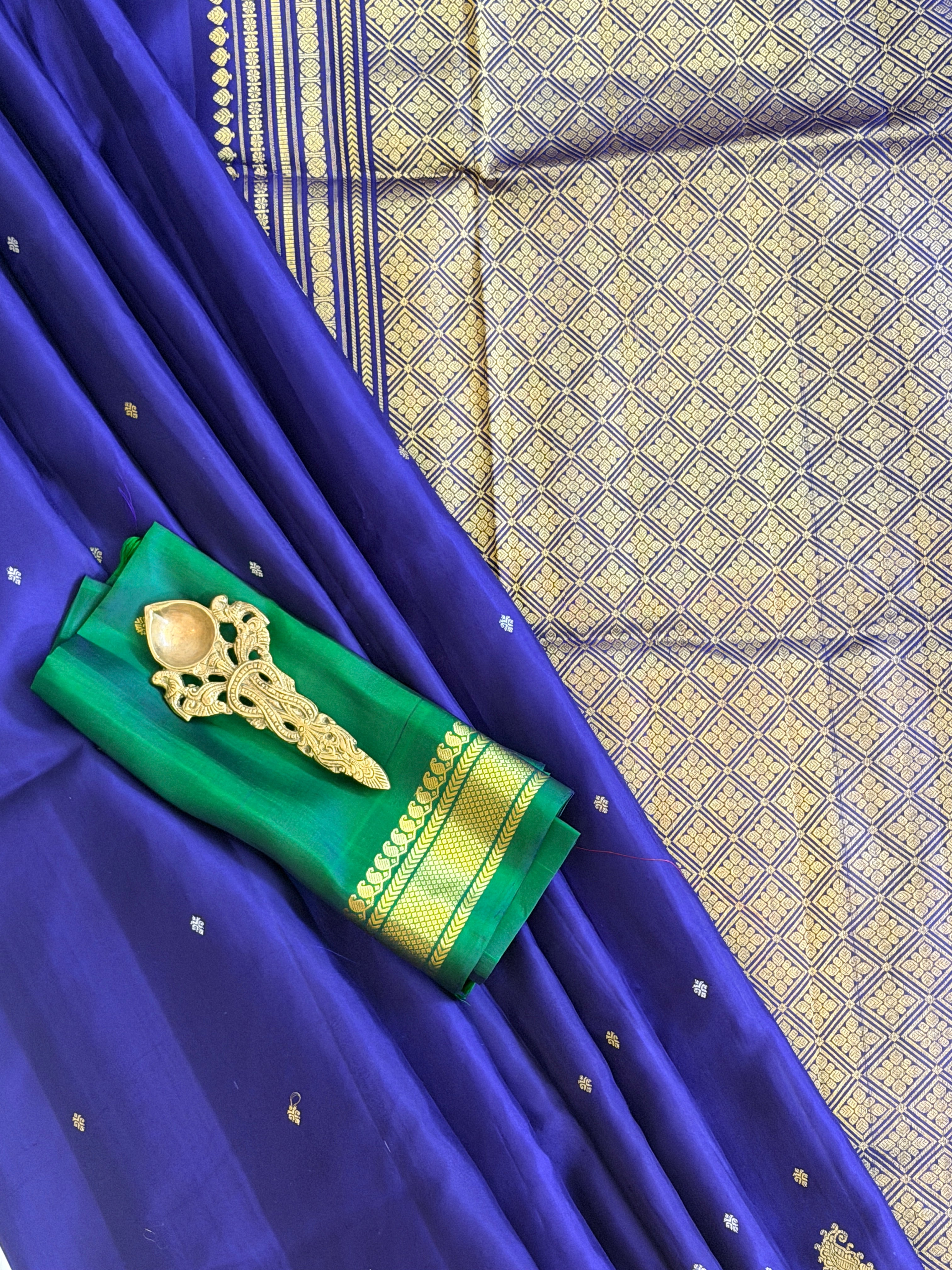 Kuttu Gadwal Pure Silk Handloom Saree