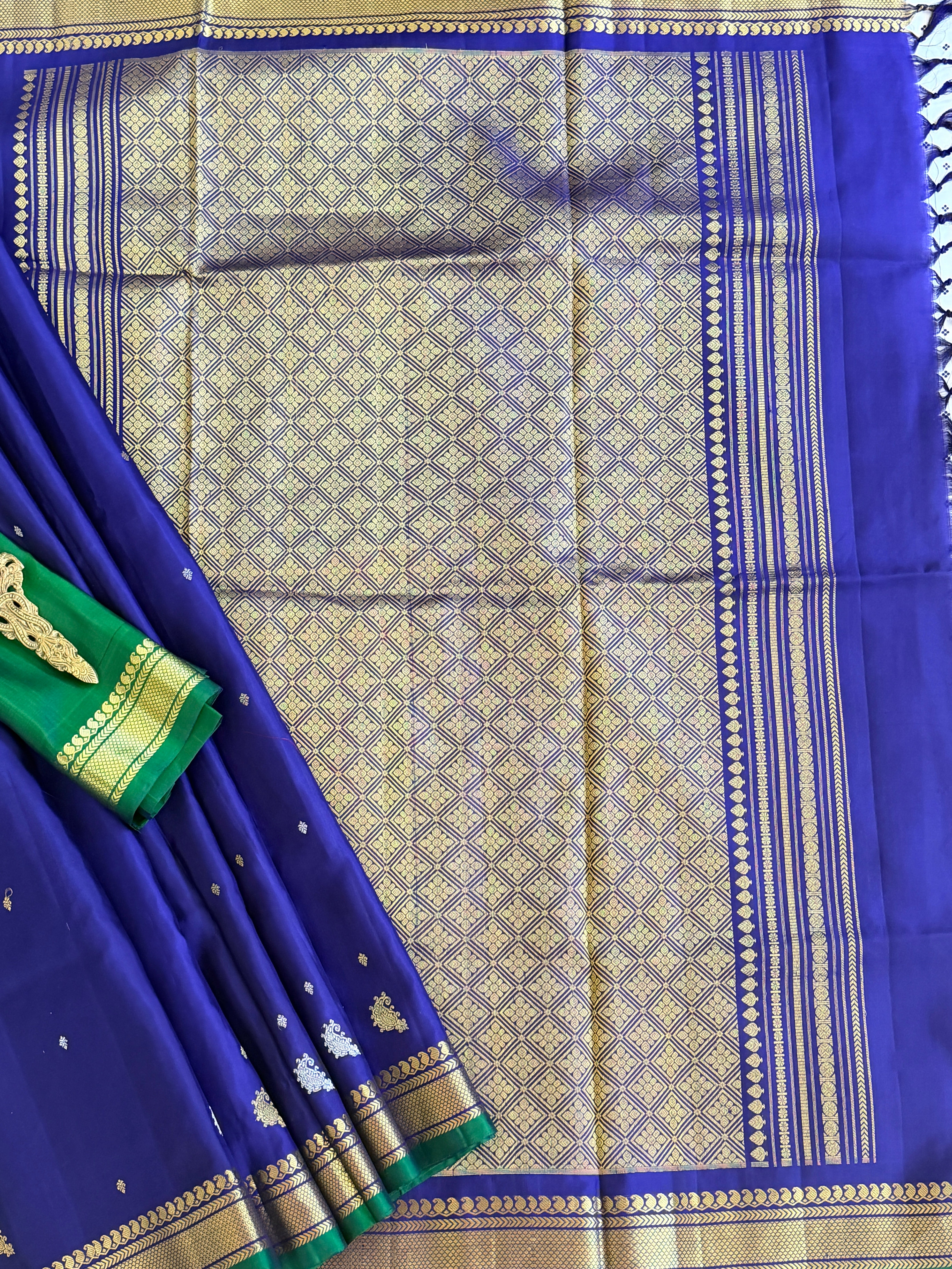 Kuttu Gadwal Pure Silk Handloom Saree