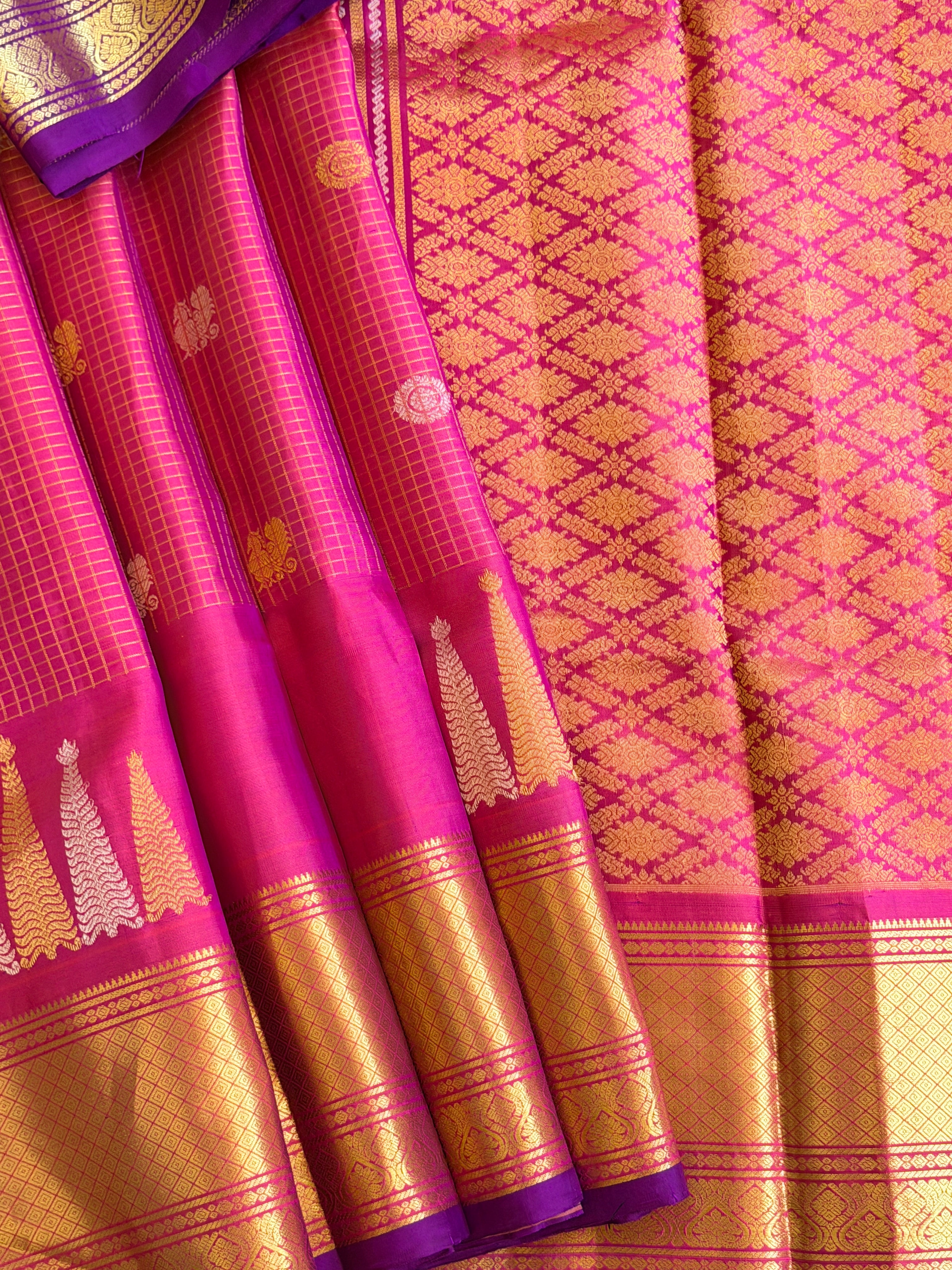 Kuttu Gadwal Pure Silk Handloom Saree
