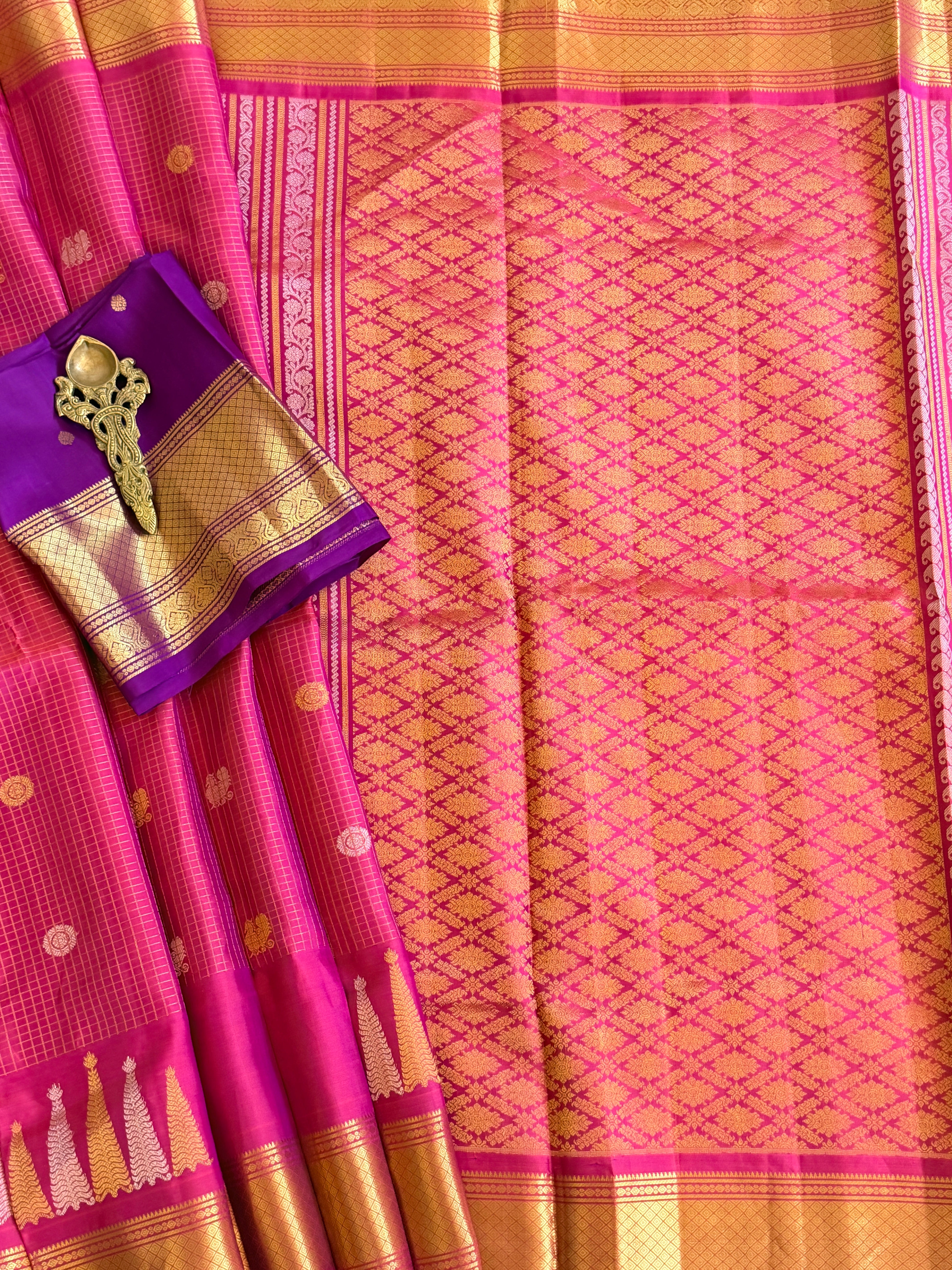 Kuttu Gadwal Pure Silk Handloom Saree