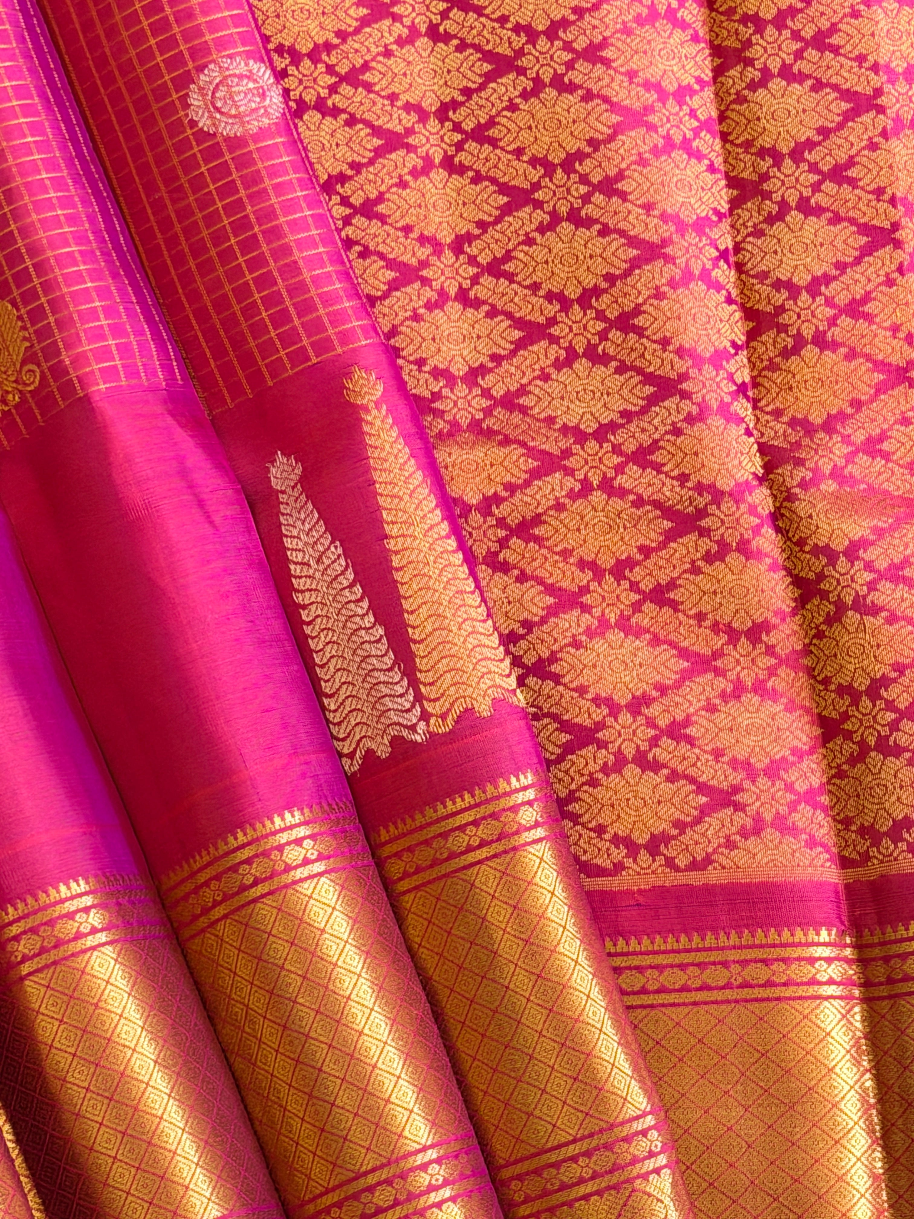 Kuttu Gadwal Pure Silk Handloom Saree