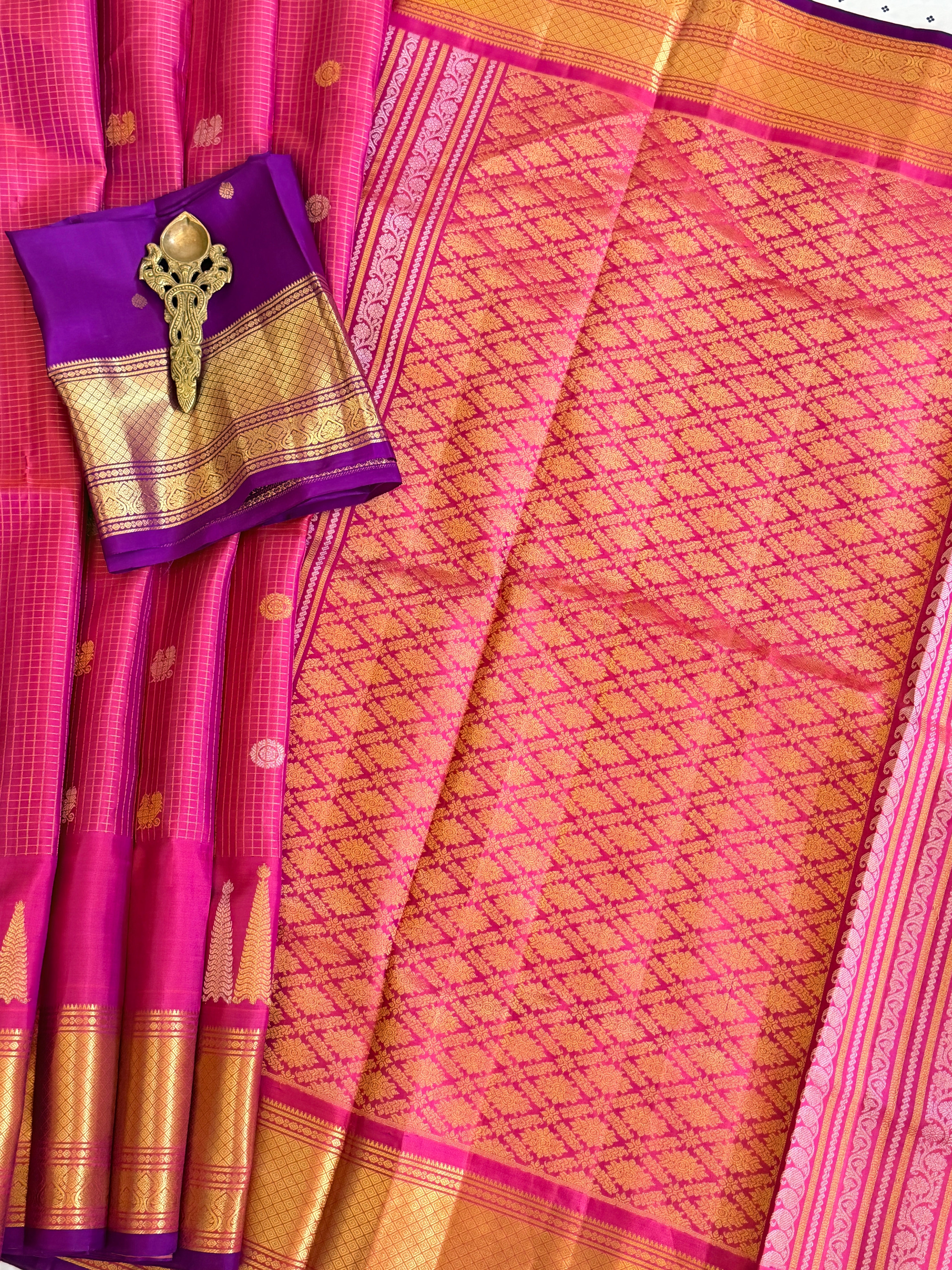 Kuttu Gadwal Pure Silk Handloom Saree