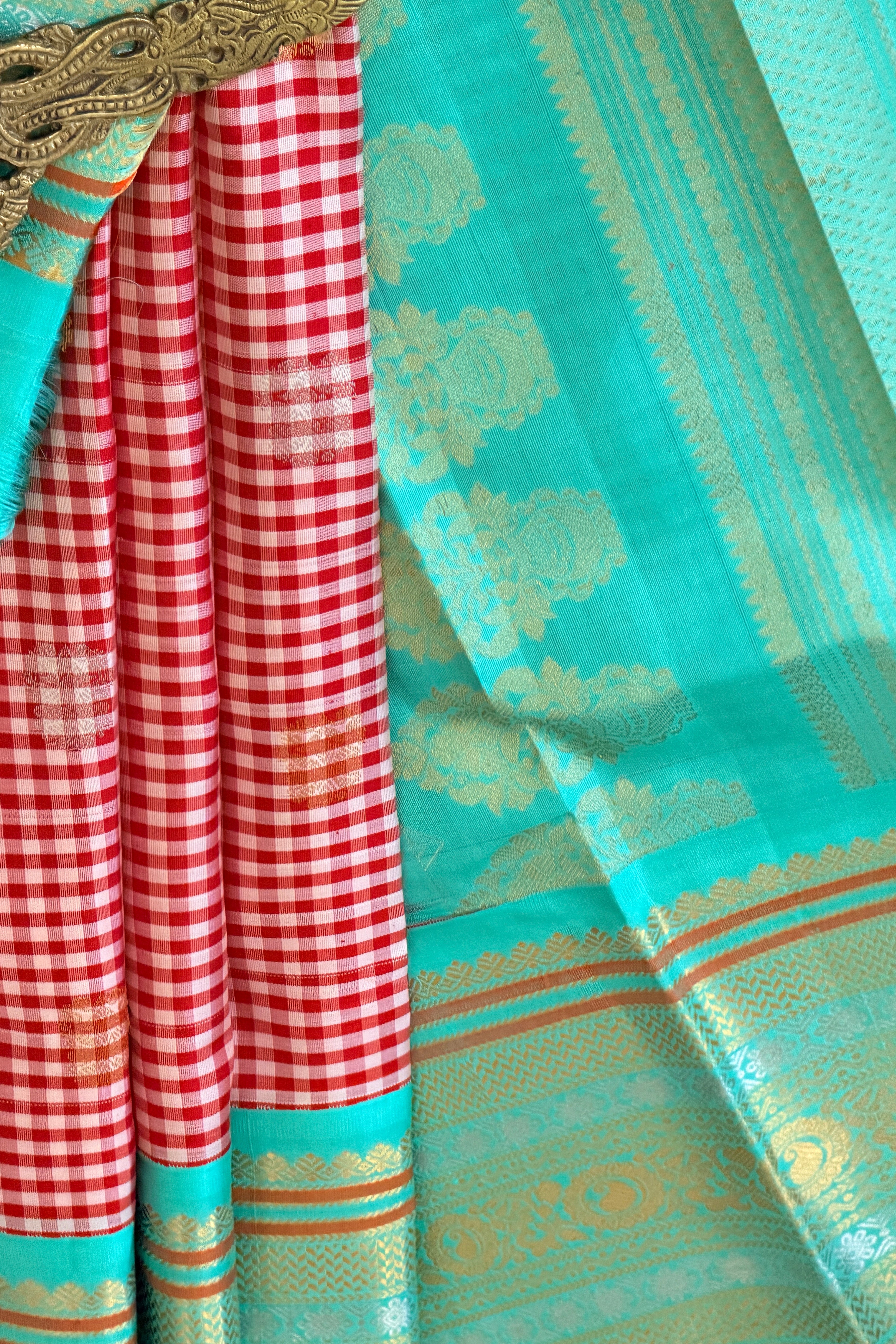 Kuttu Gadwal Pure Silk Handloom Saree