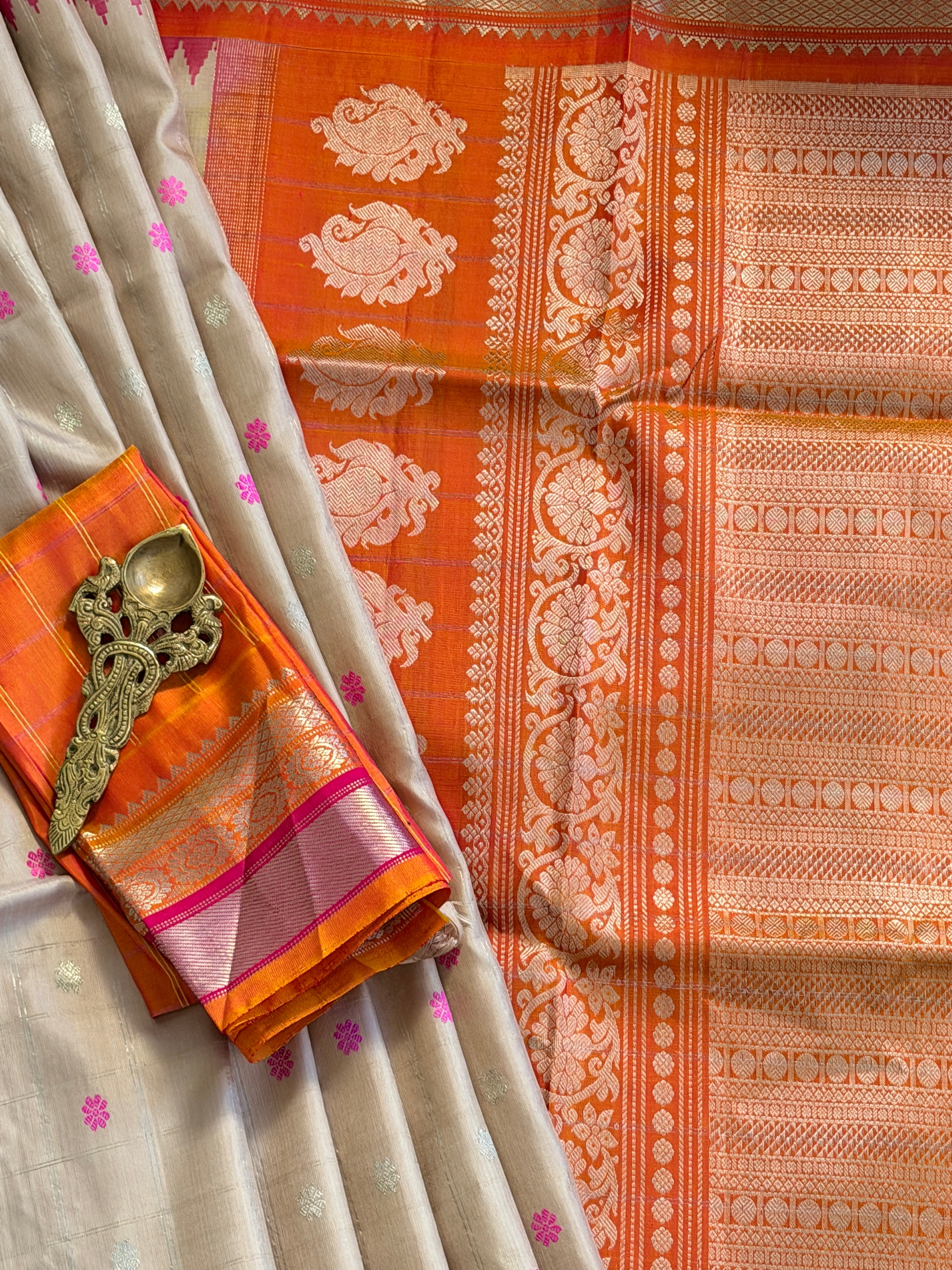 Kuttu Gadwal Pure Silk Handloom Saree