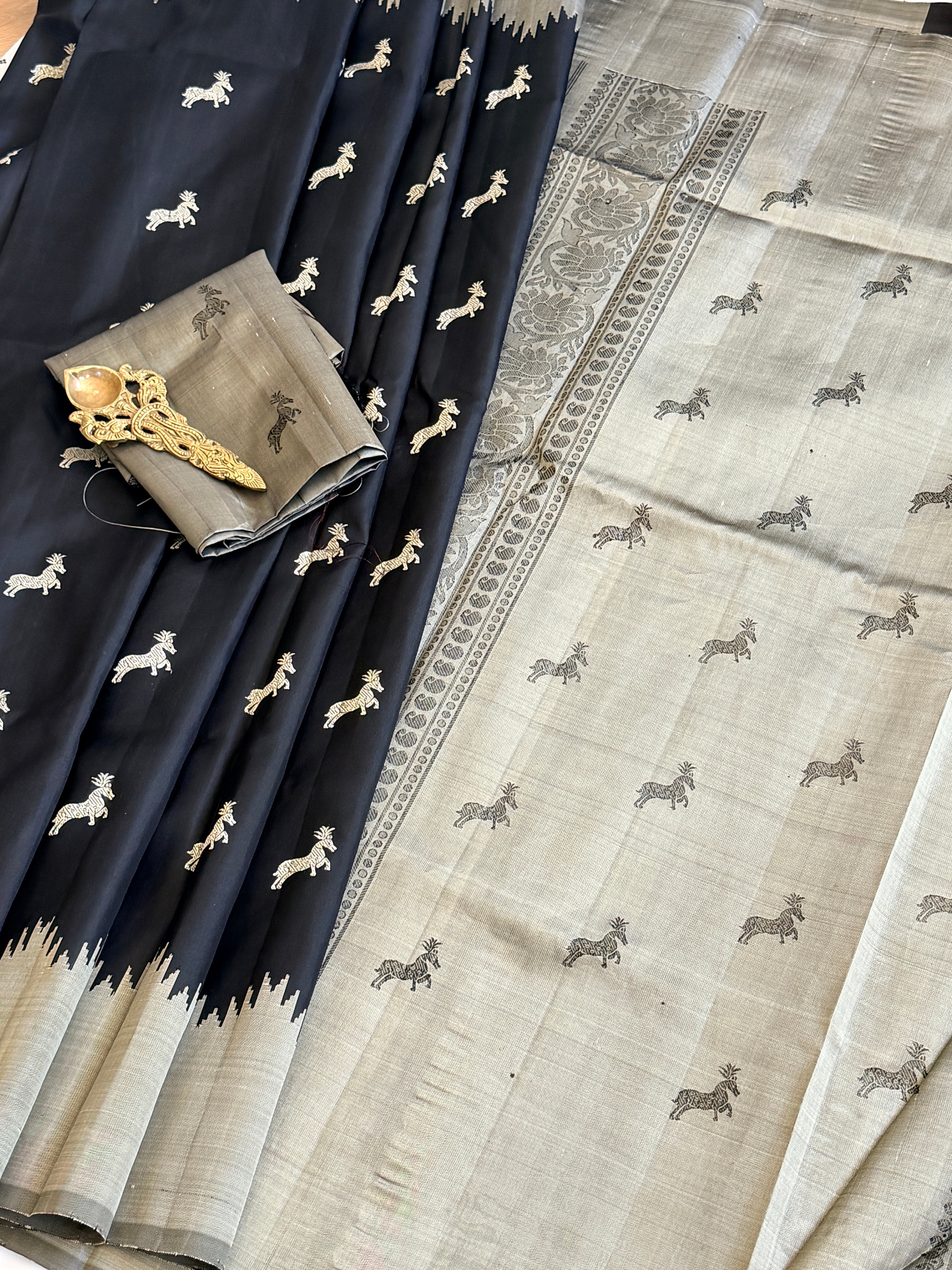 Kuttu Gadwal Pure Silk Handloom Saree