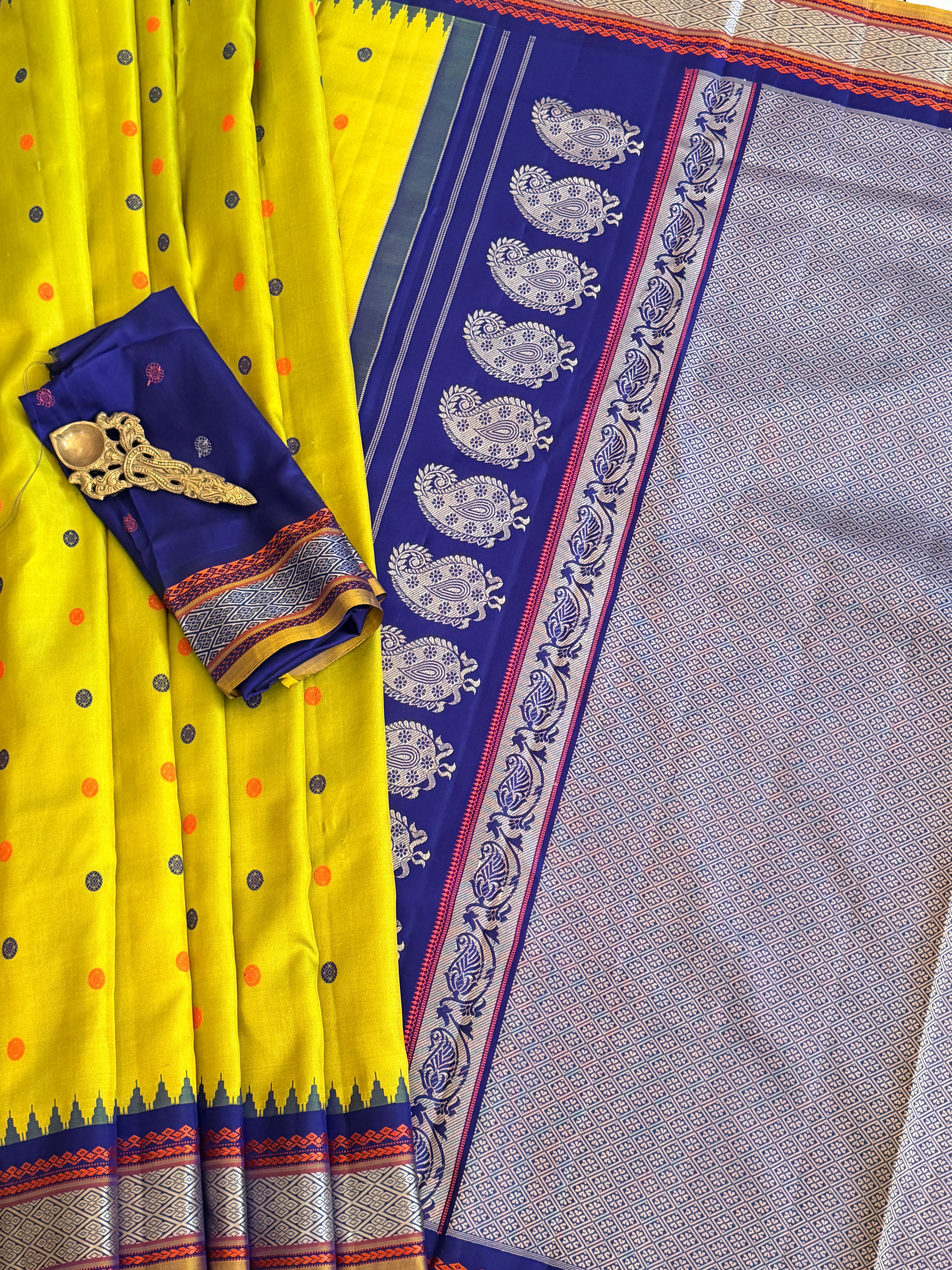 Kuttu Gadwal Pure Silk Handloom Saree