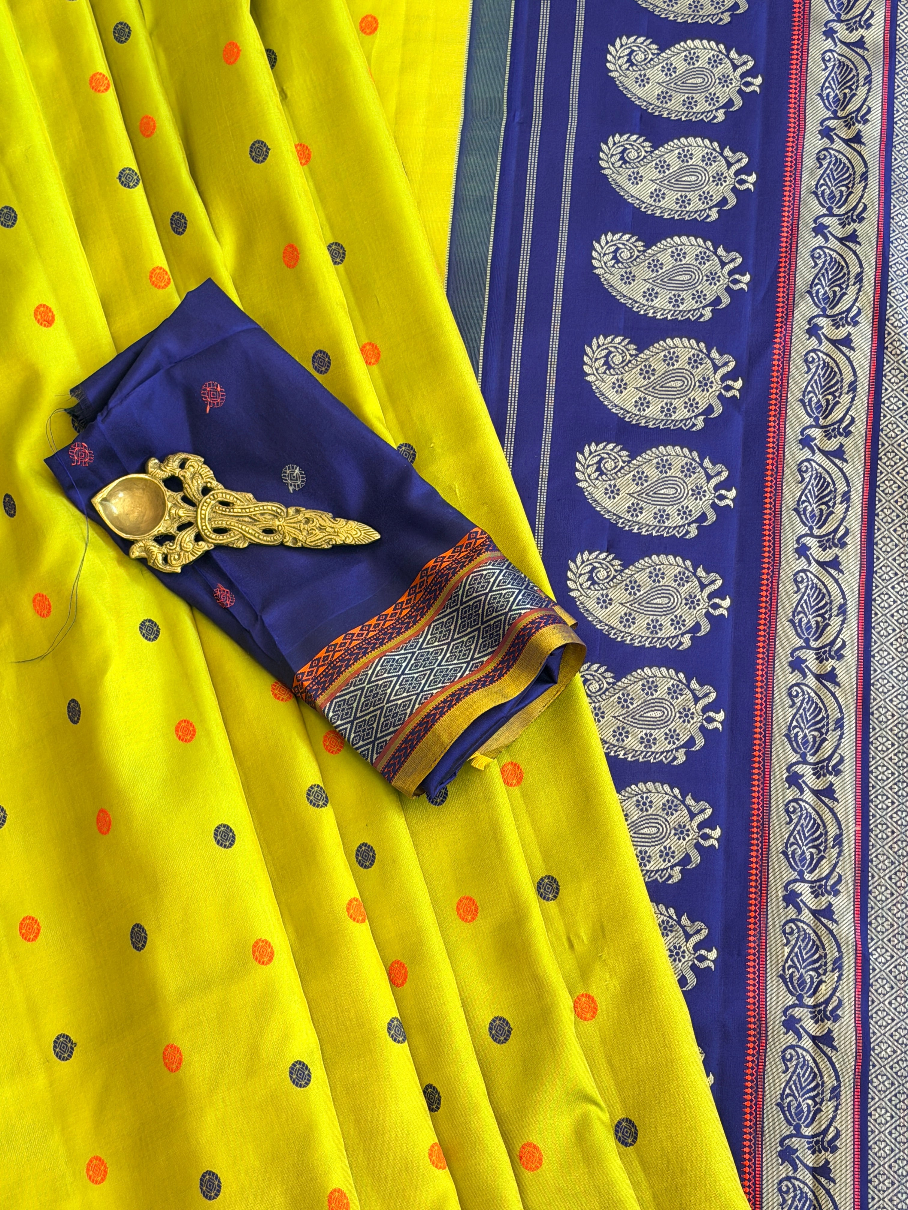 Kuttu Gadwal Pure Silk Handloom Saree
