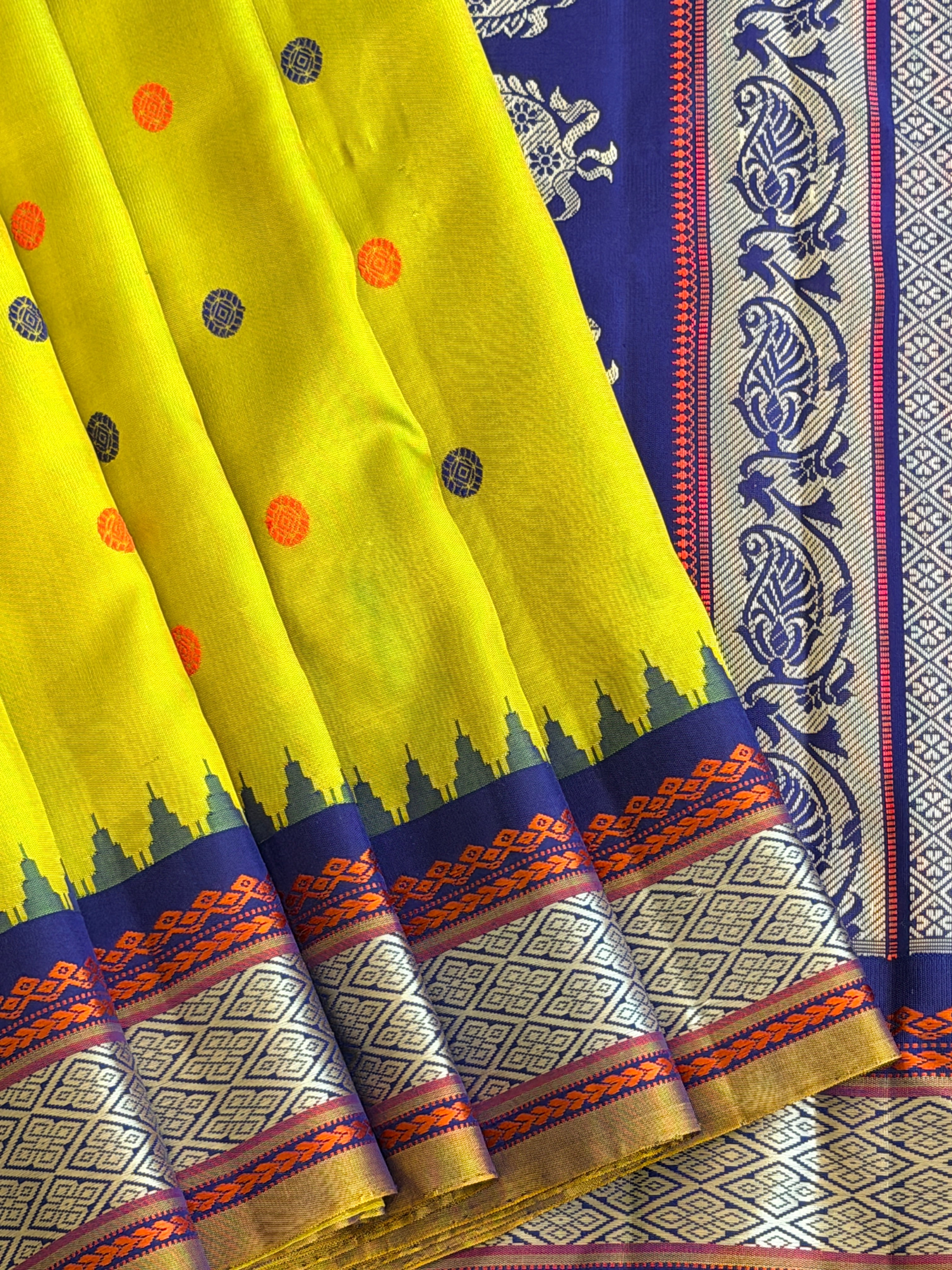 Kuttu Gadwal Pure Silk Handloom Saree