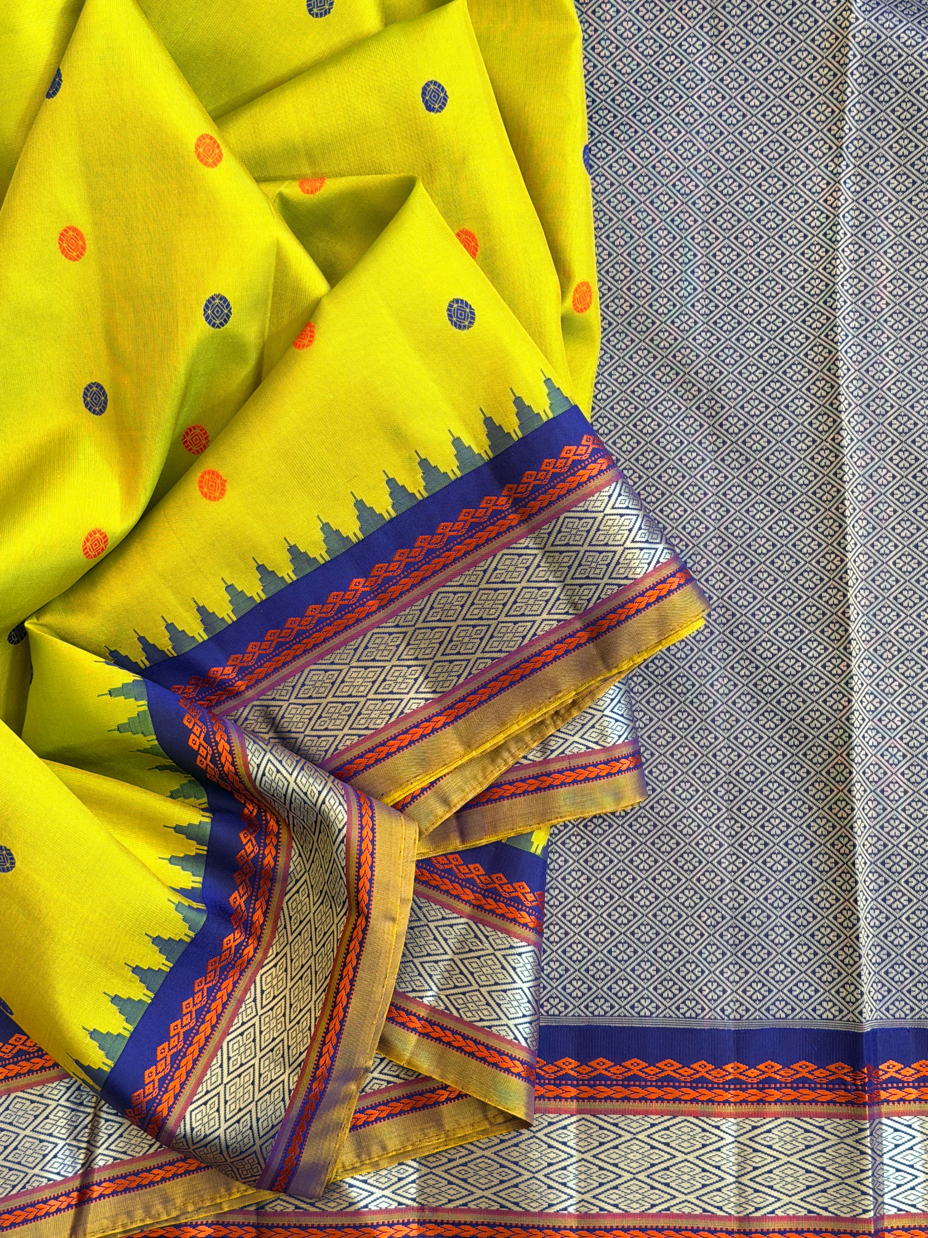 Kuttu Gadwal Pure Silk Handloom Saree