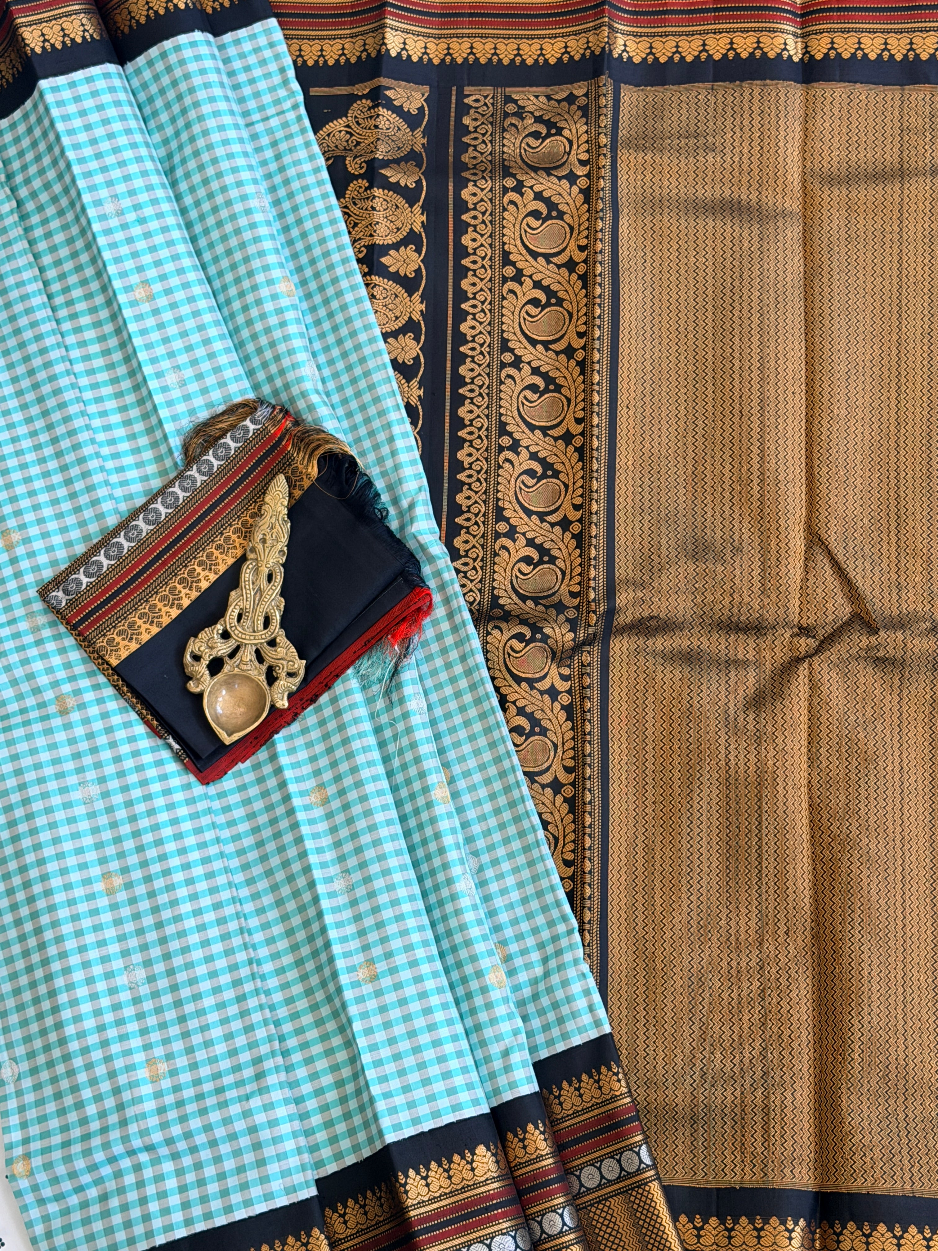 Kuttu Gadwal Pure Silk Handloom Saree