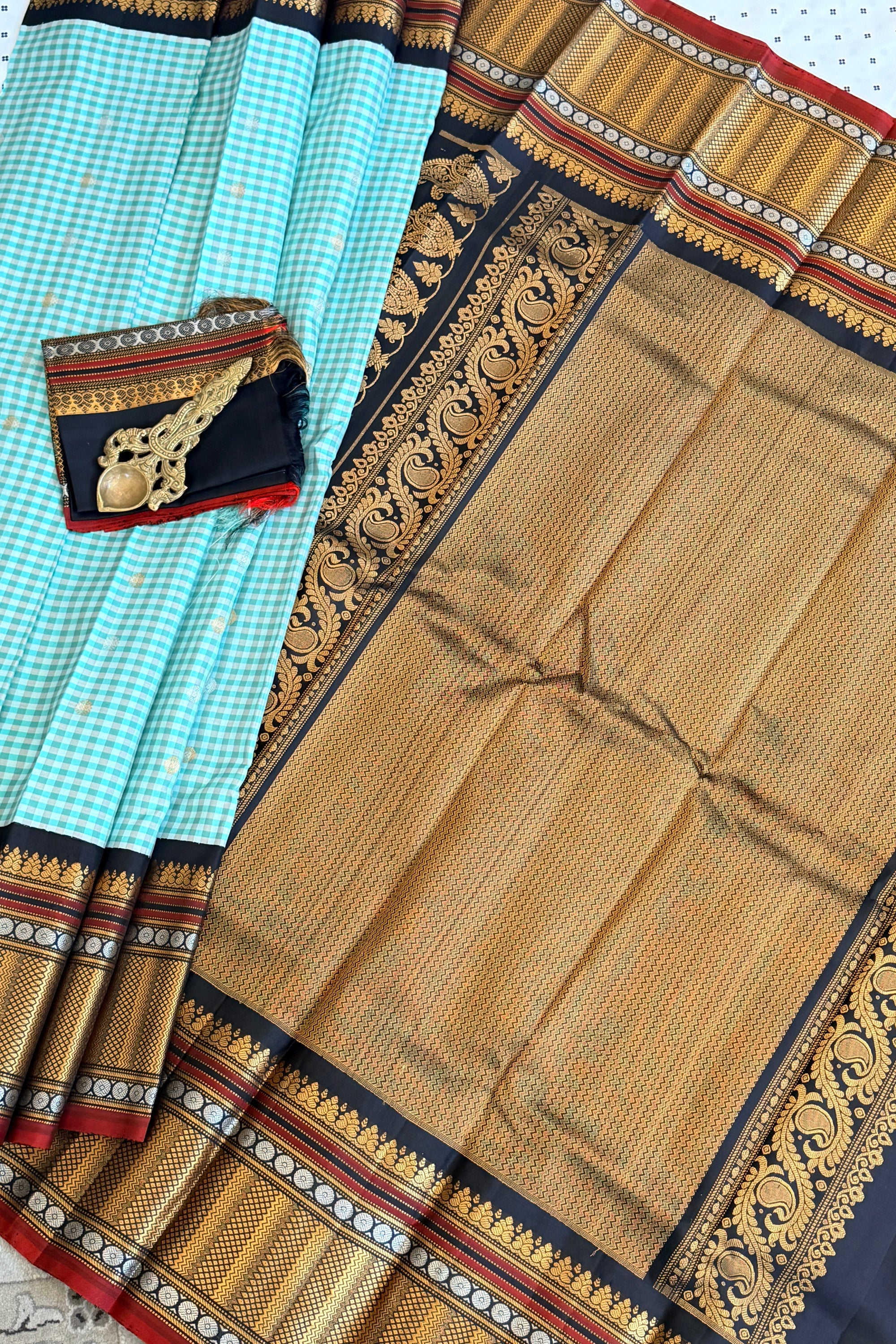 Kuttu Gadwal Pure Silk Handloom Saree