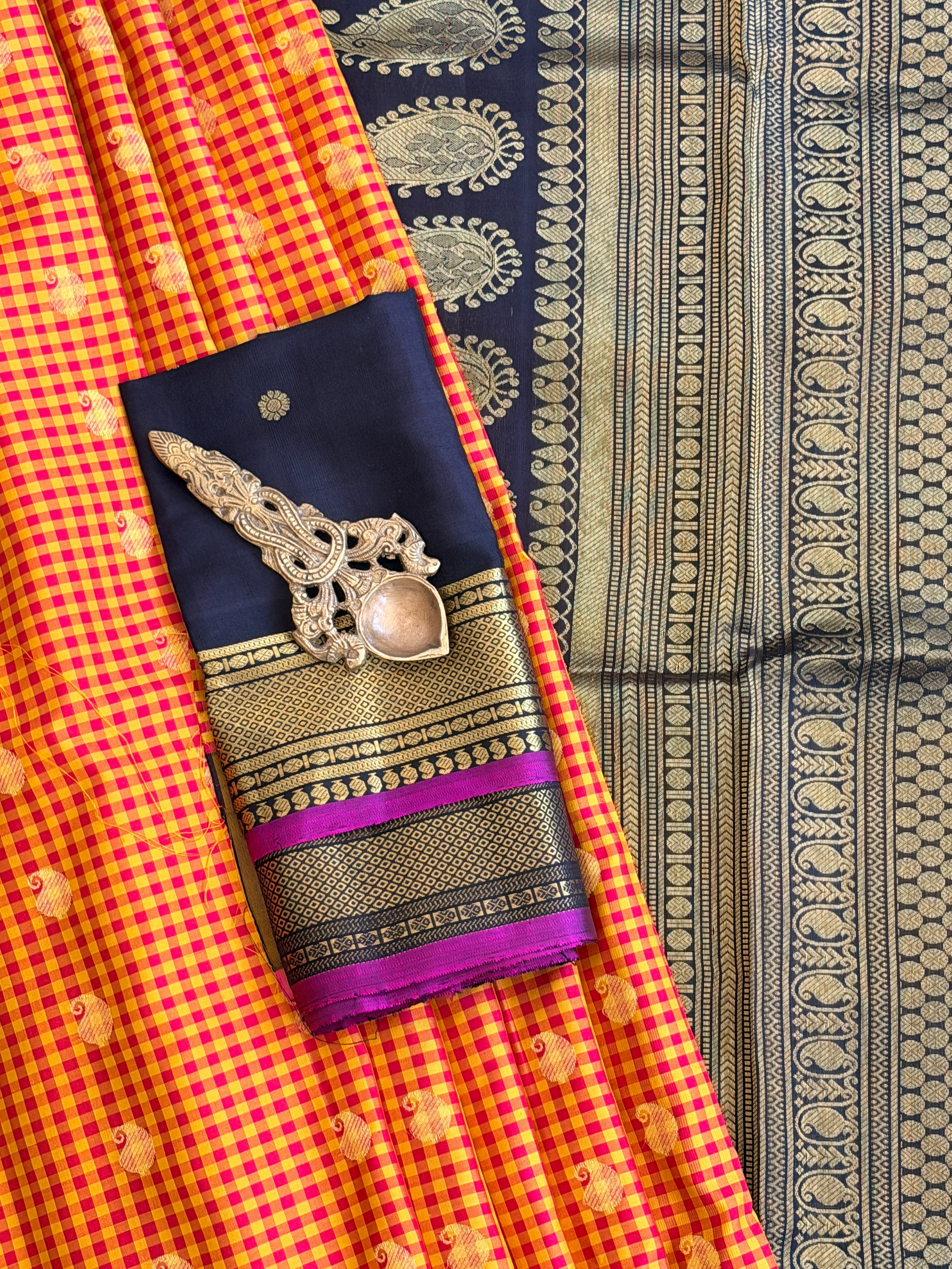 Kuttu Gadwal Pure Silk Handloom Saree