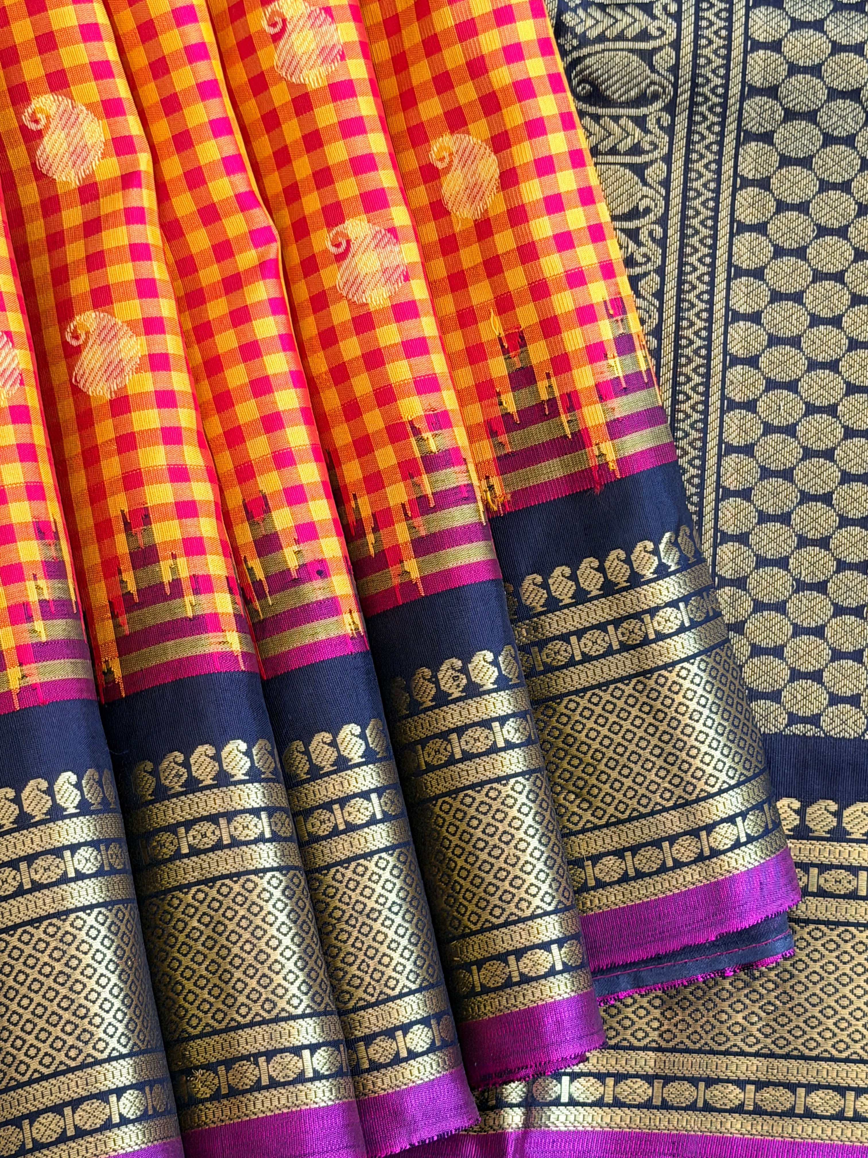 Kuttu Gadwal Pure Silk Handloom Saree