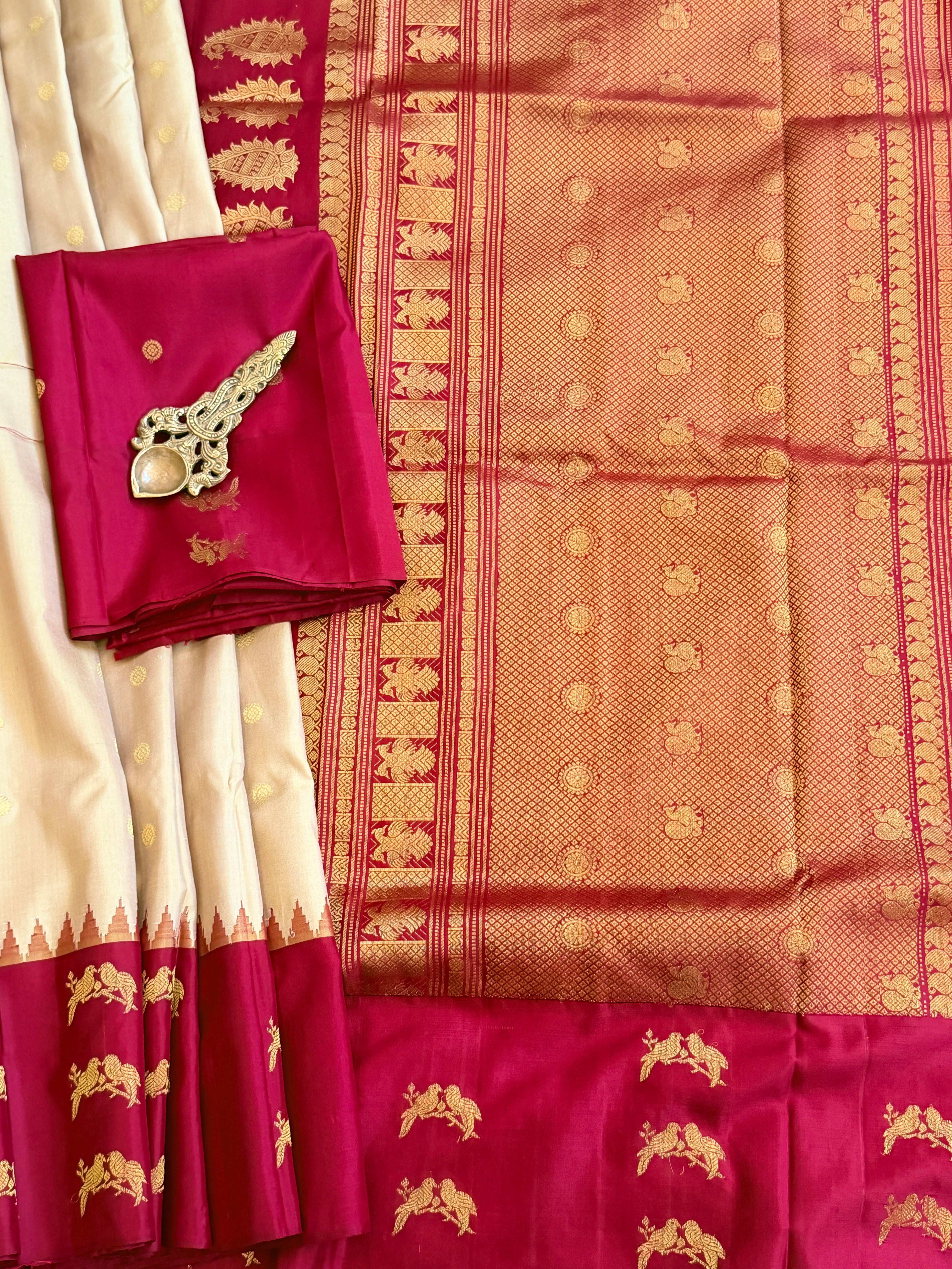Kuttu Gadwal Pure Silk Handloom Saree