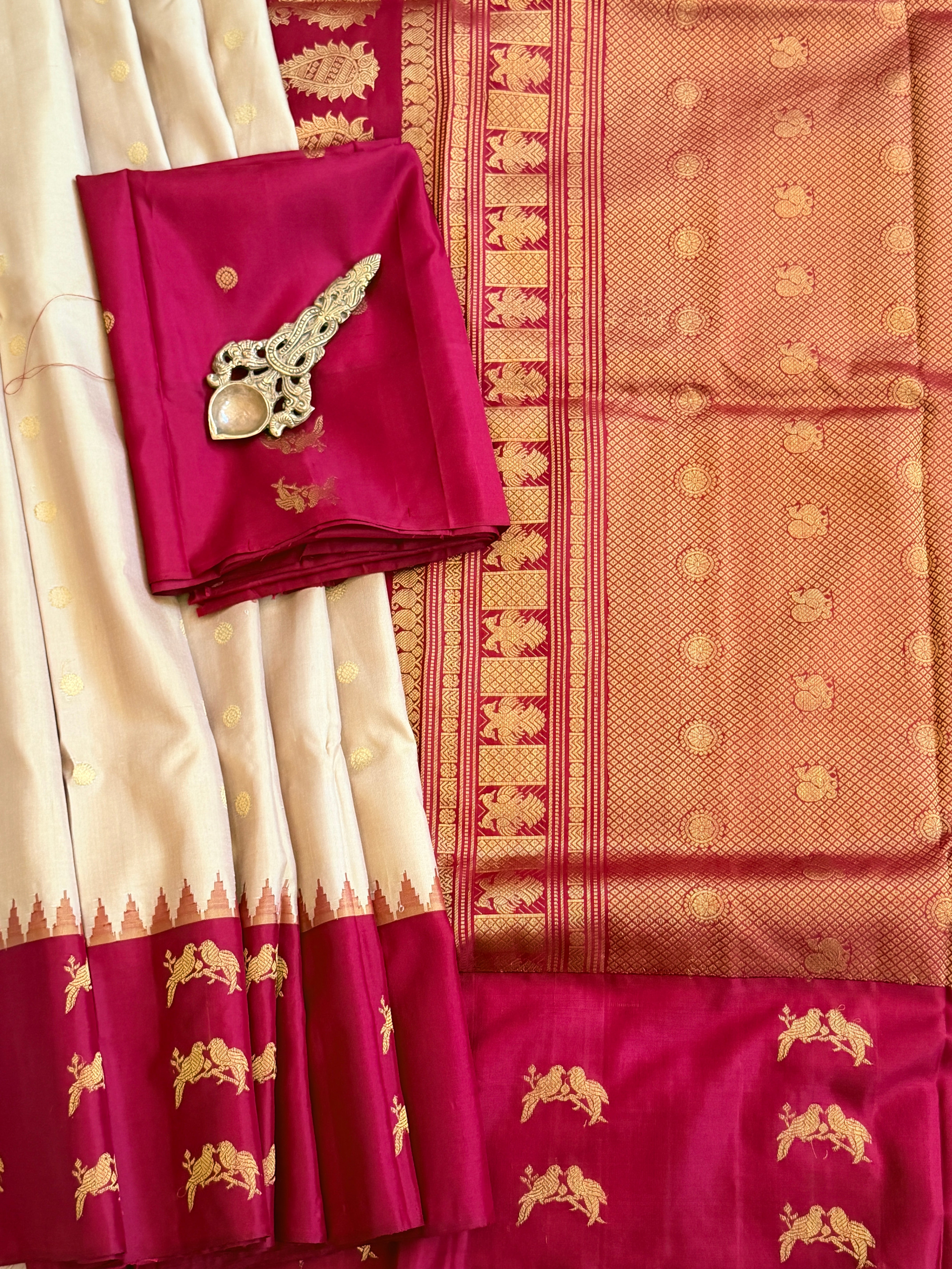 Kuttu Gadwal Pure Silk Handloom Saree