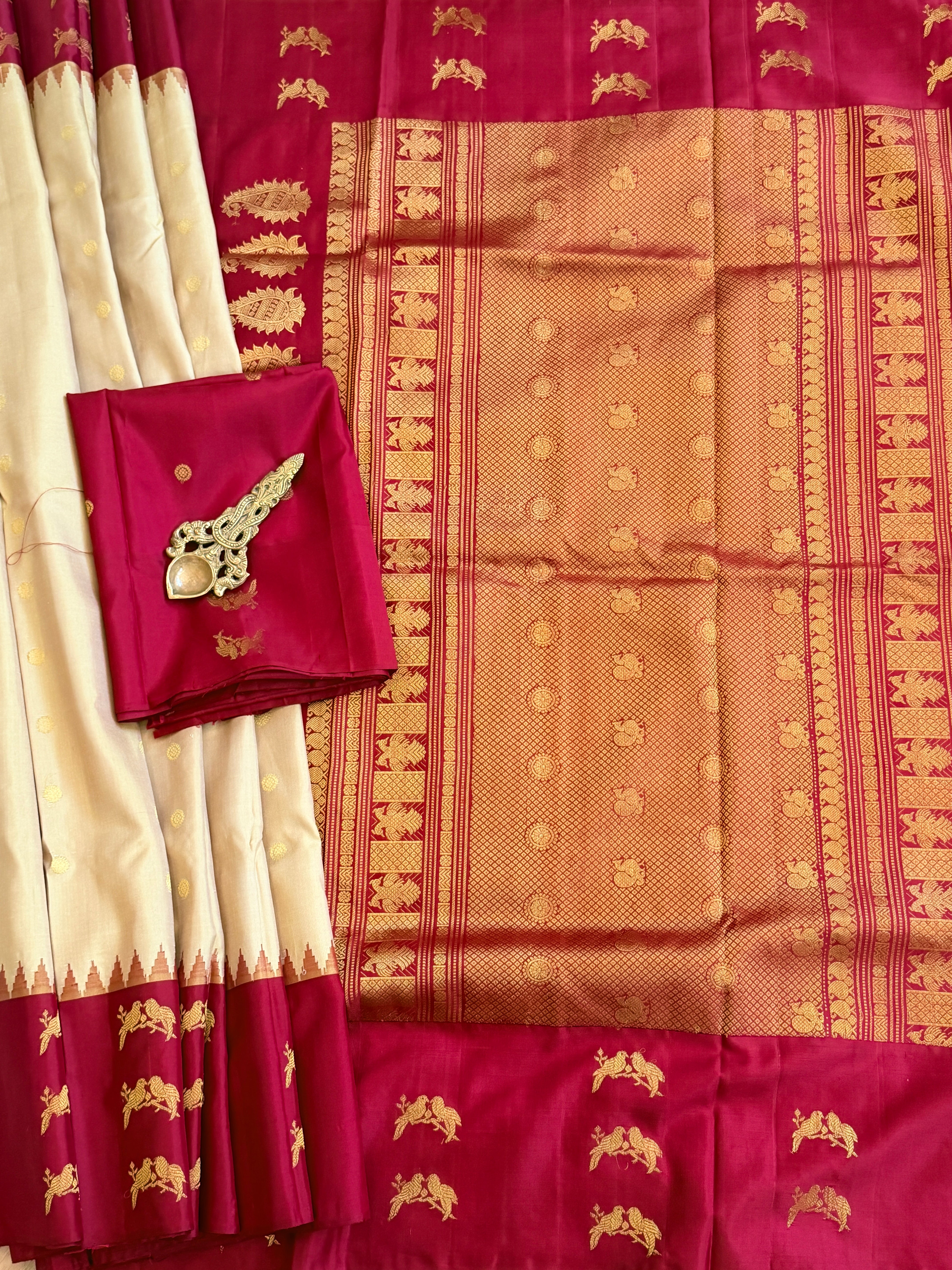 Kuttu Gadwal Pure Silk Handloom Saree