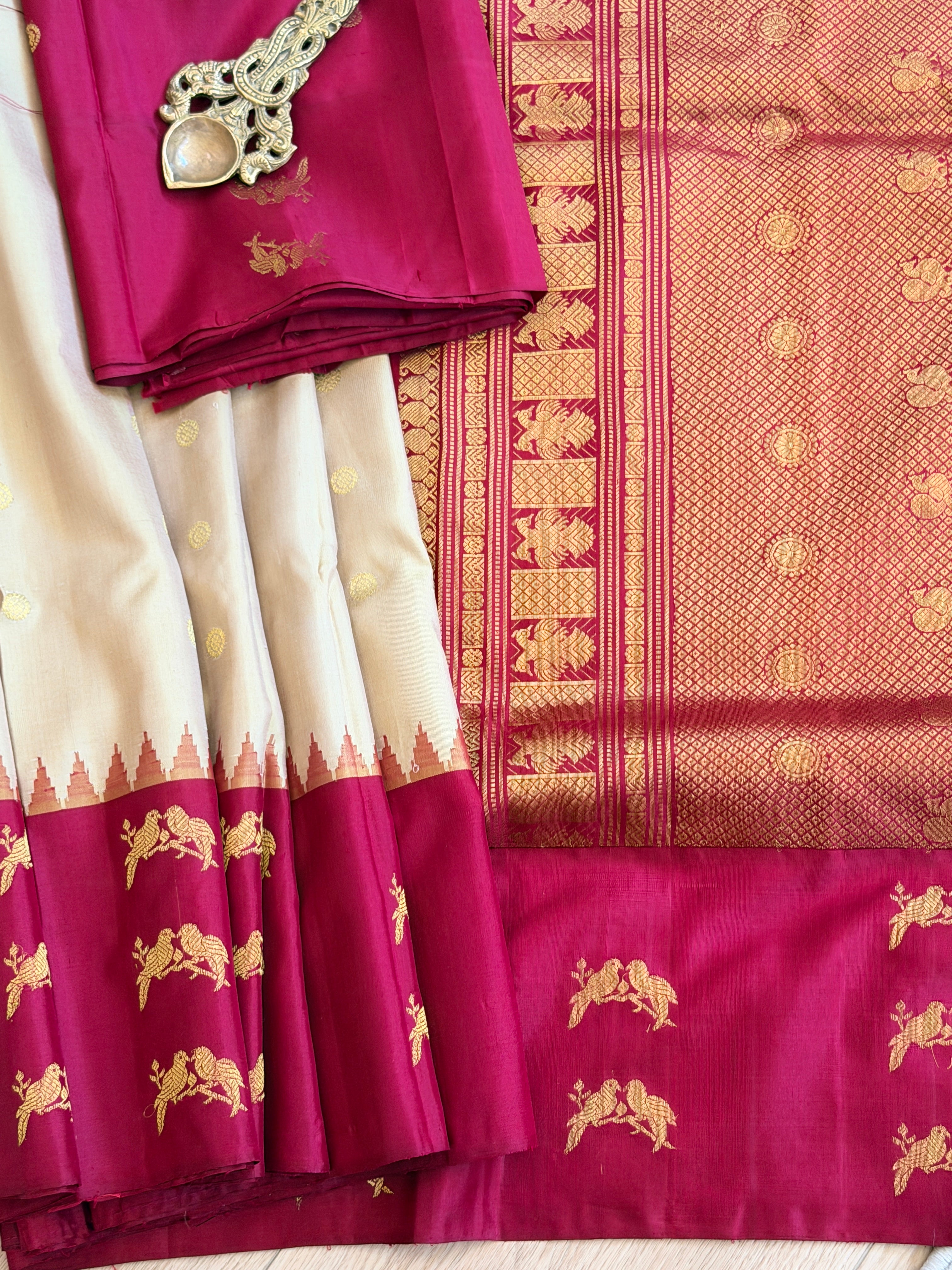 Kuttu Gadwal Pure Silk Handloom Saree
