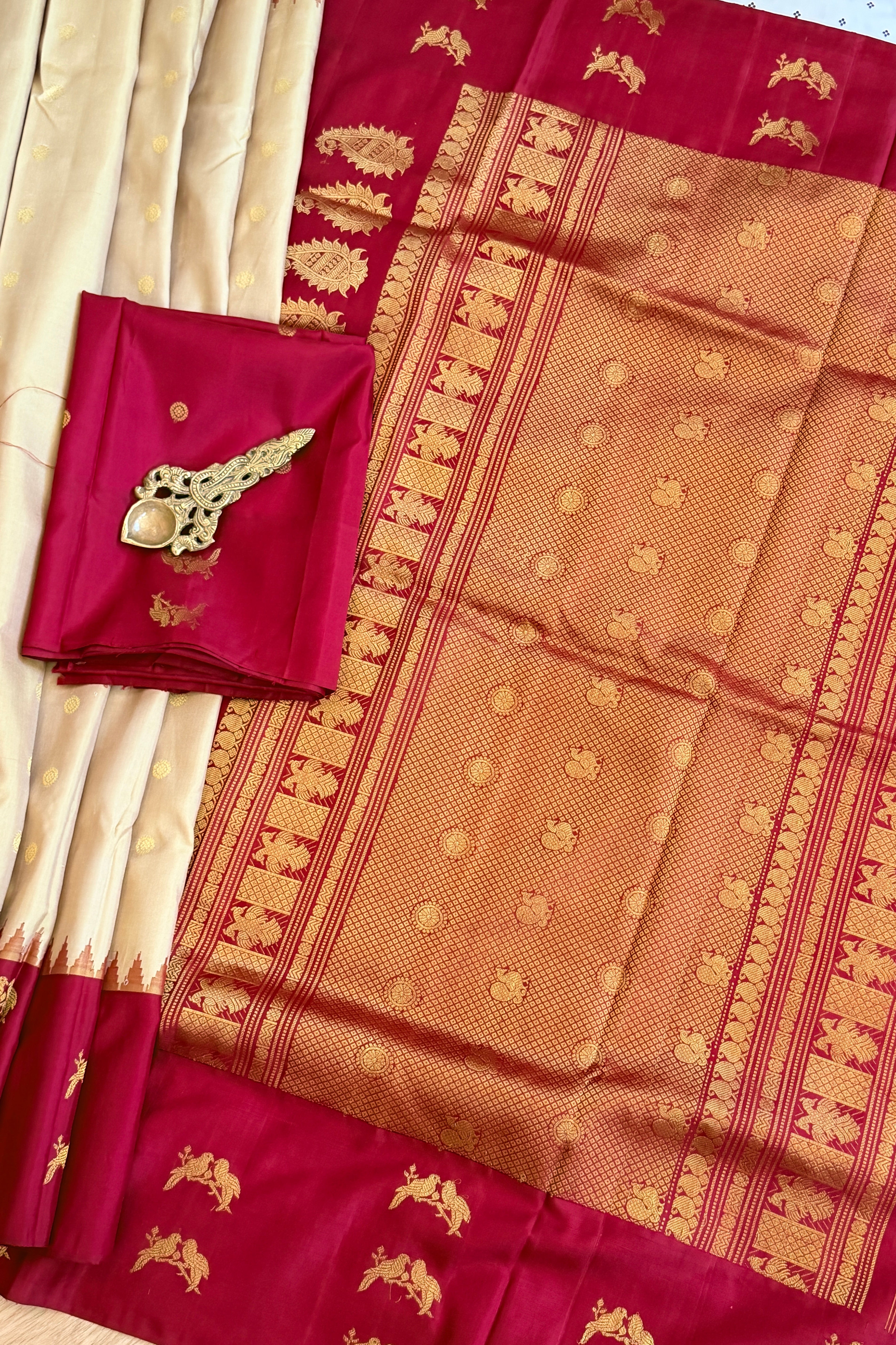 Kuttu Gadwal Pure Silk Handloom Saree