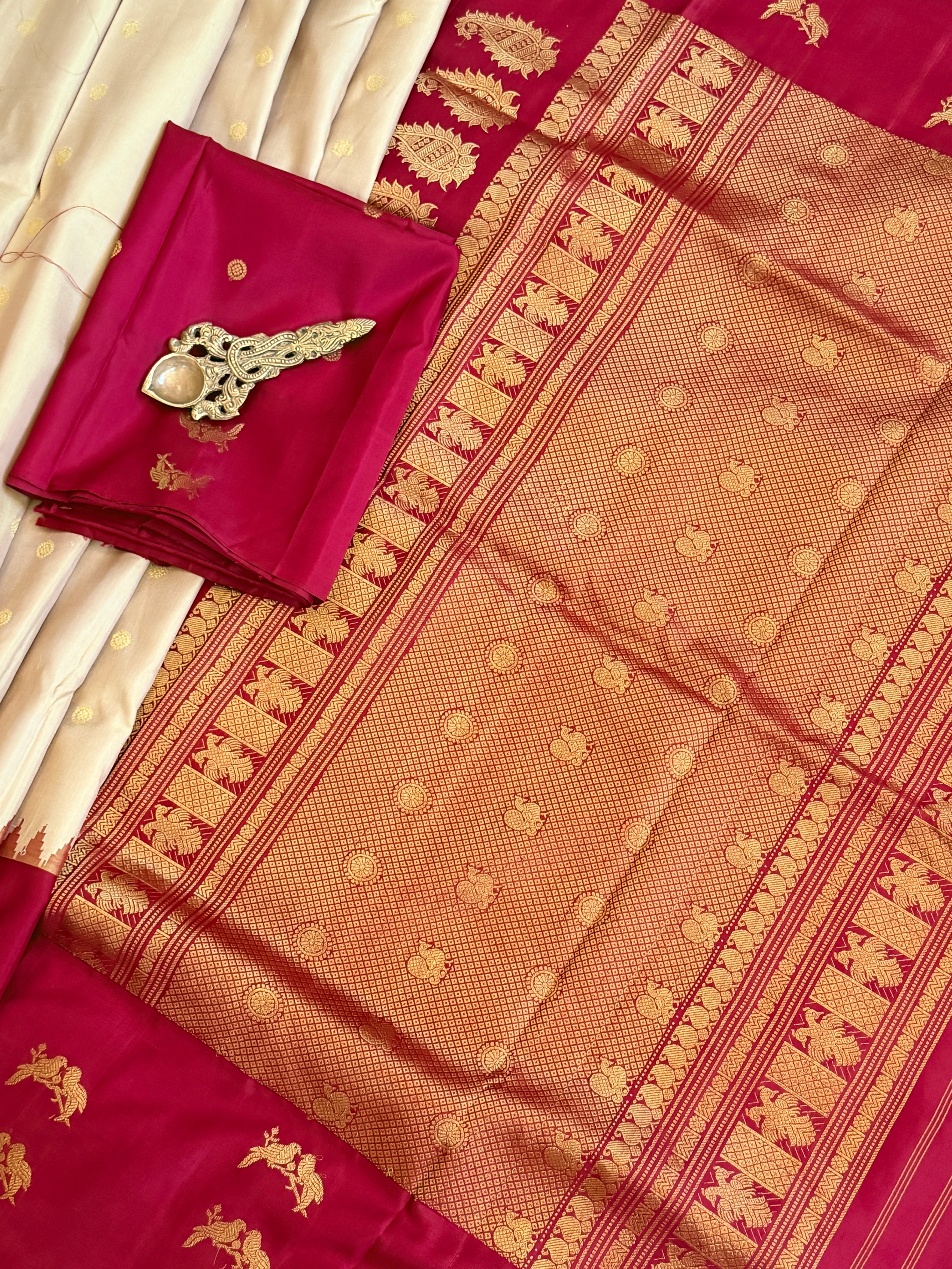 Kuttu Gadwal Pure Silk Handloom Saree