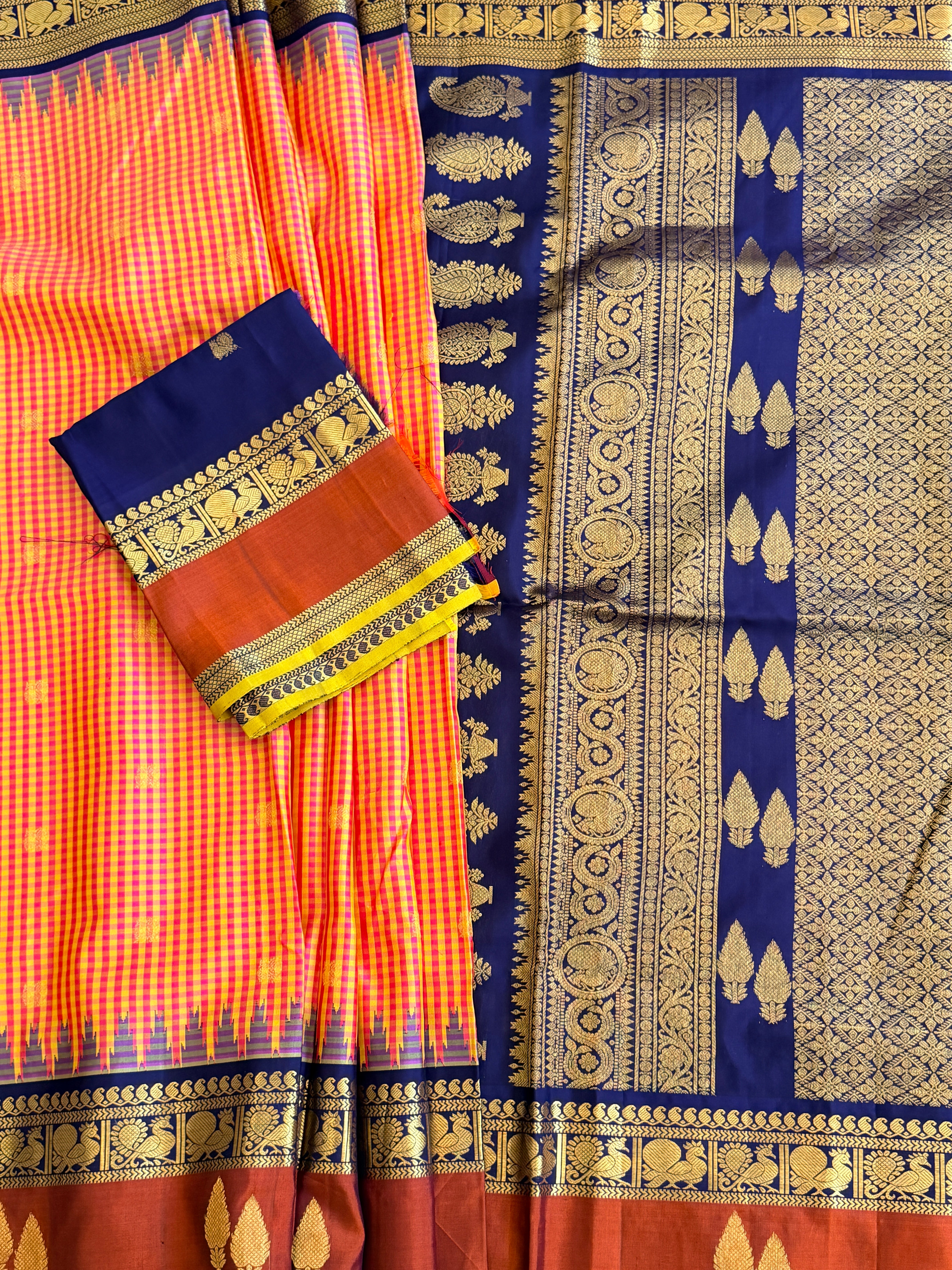 Kuttu Gadwal Pure Silk Handloom Saree
