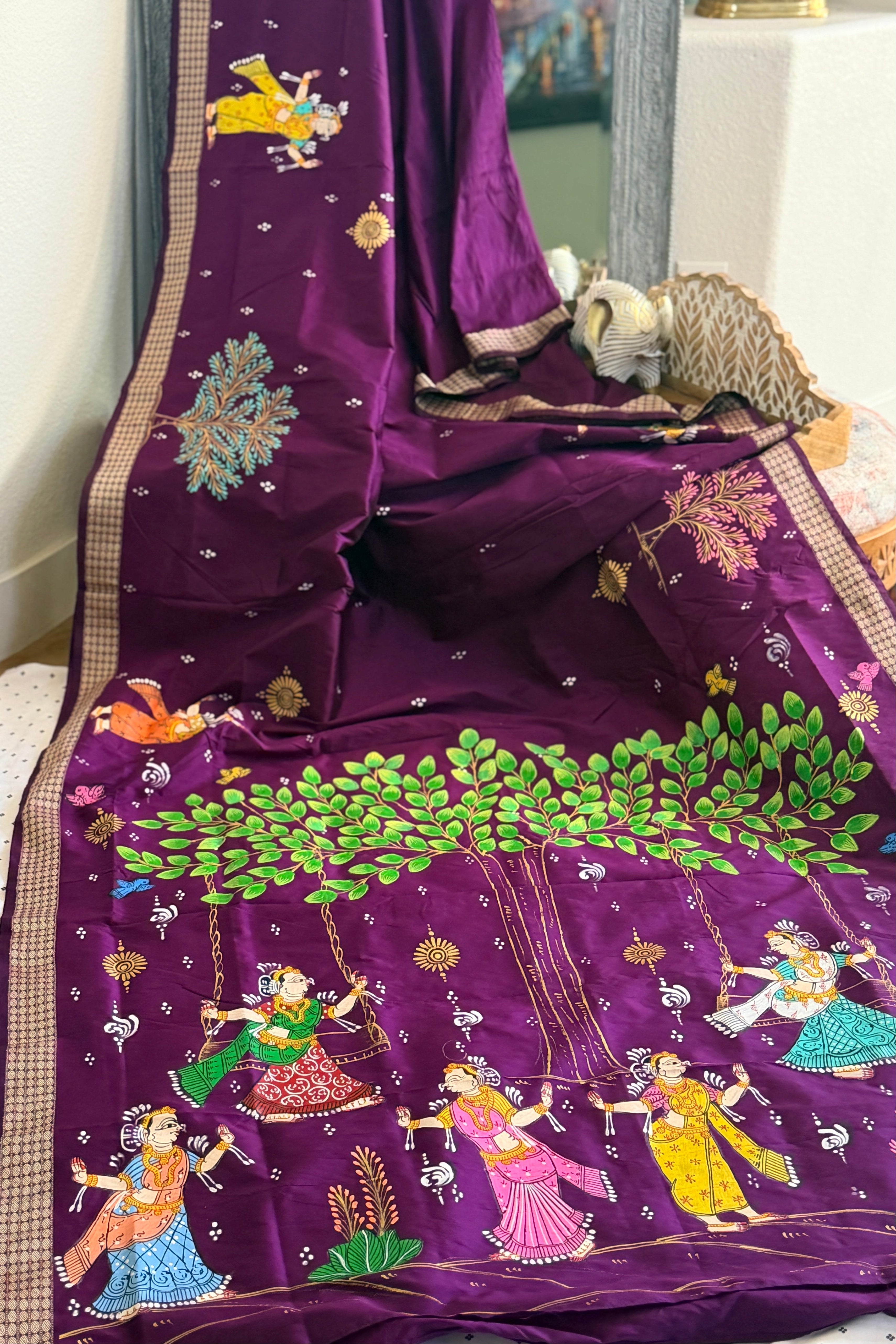 Raja doli theme on bomkai silk