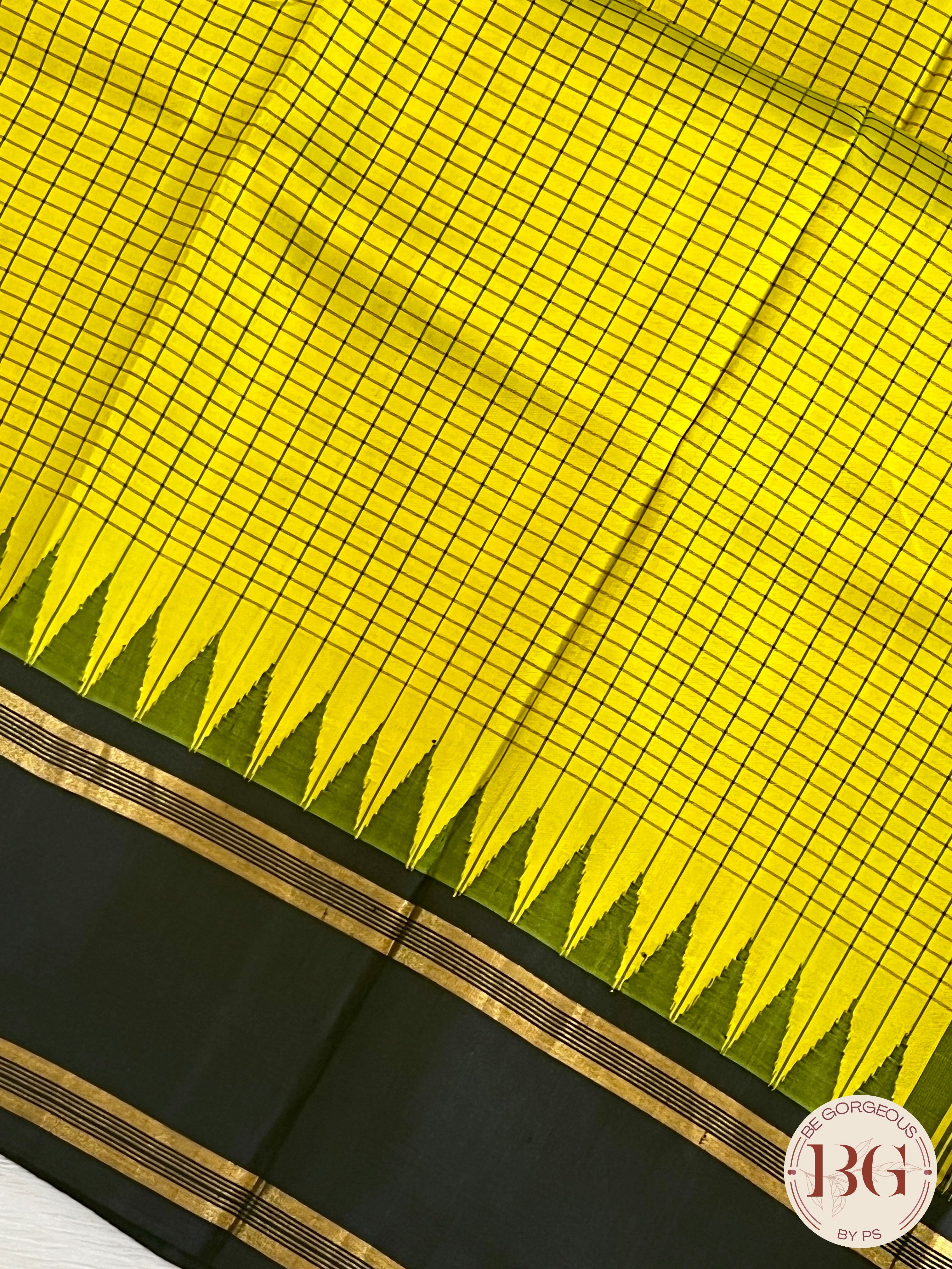 Pure Kanjeevaram Silk Handloom saree color - light green & black
