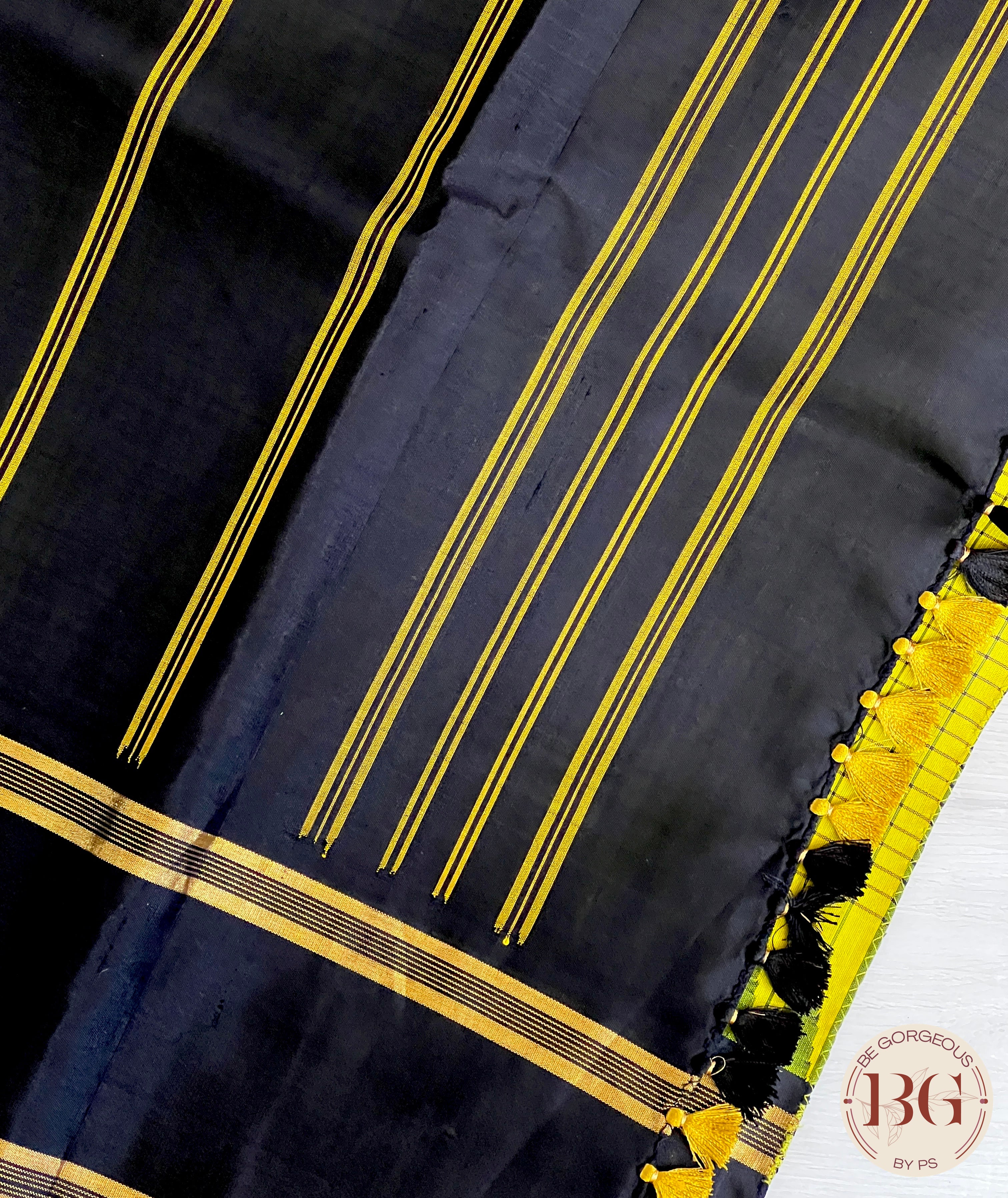 Pure Kanjeevaram Silk Handloom saree color - light green & black