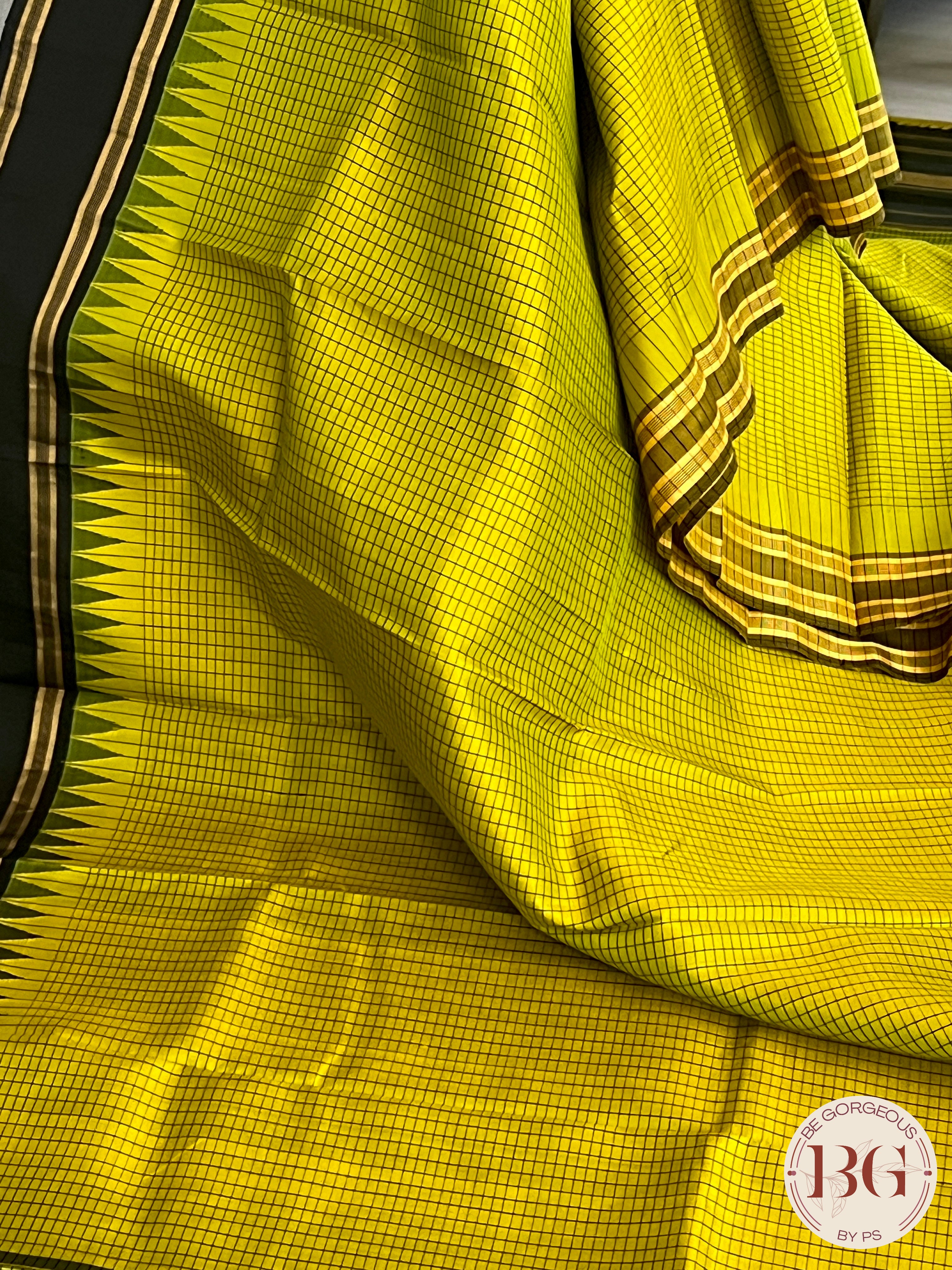 Pure Kanjeevaram Silk Handloom saree color - light green & black