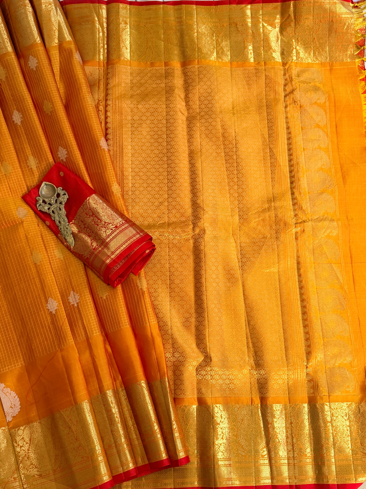 Kuttu Gadwal Pure Silk Handloom Saree