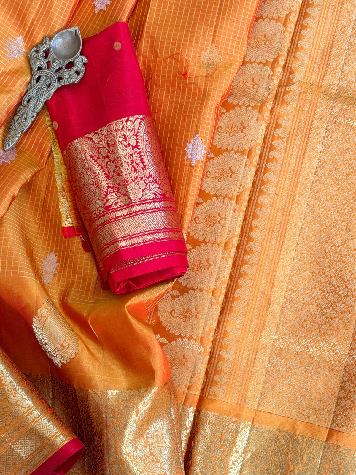 Kuttu Gadwal Pure Silk Handloom Saree